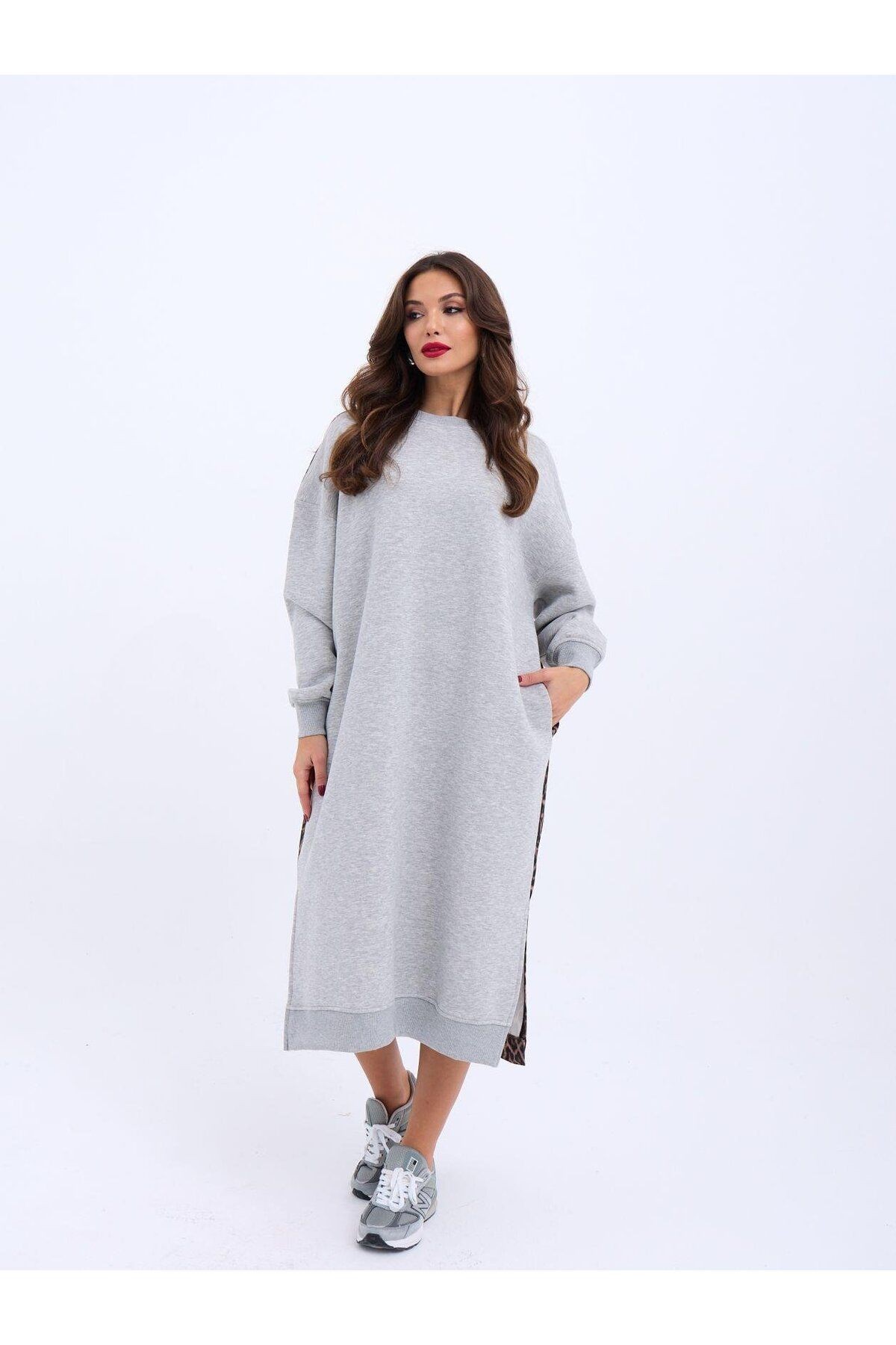 Sırtı Leopar Desenli Sweat Elbise