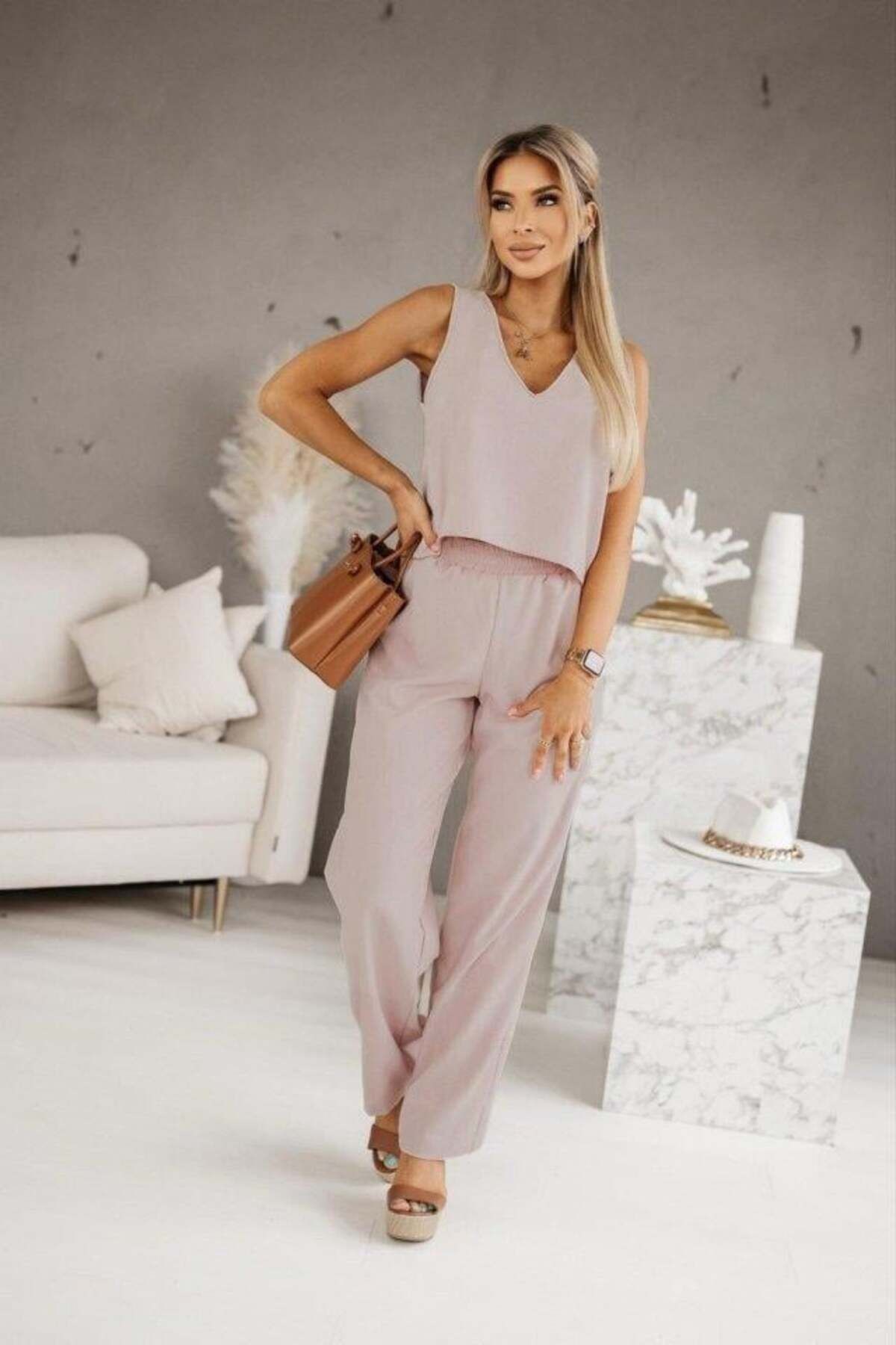 Kadın Üstü V Yaka Kolsuz Krop Alt Beli Lastikli Pantalon İki İplik Takım