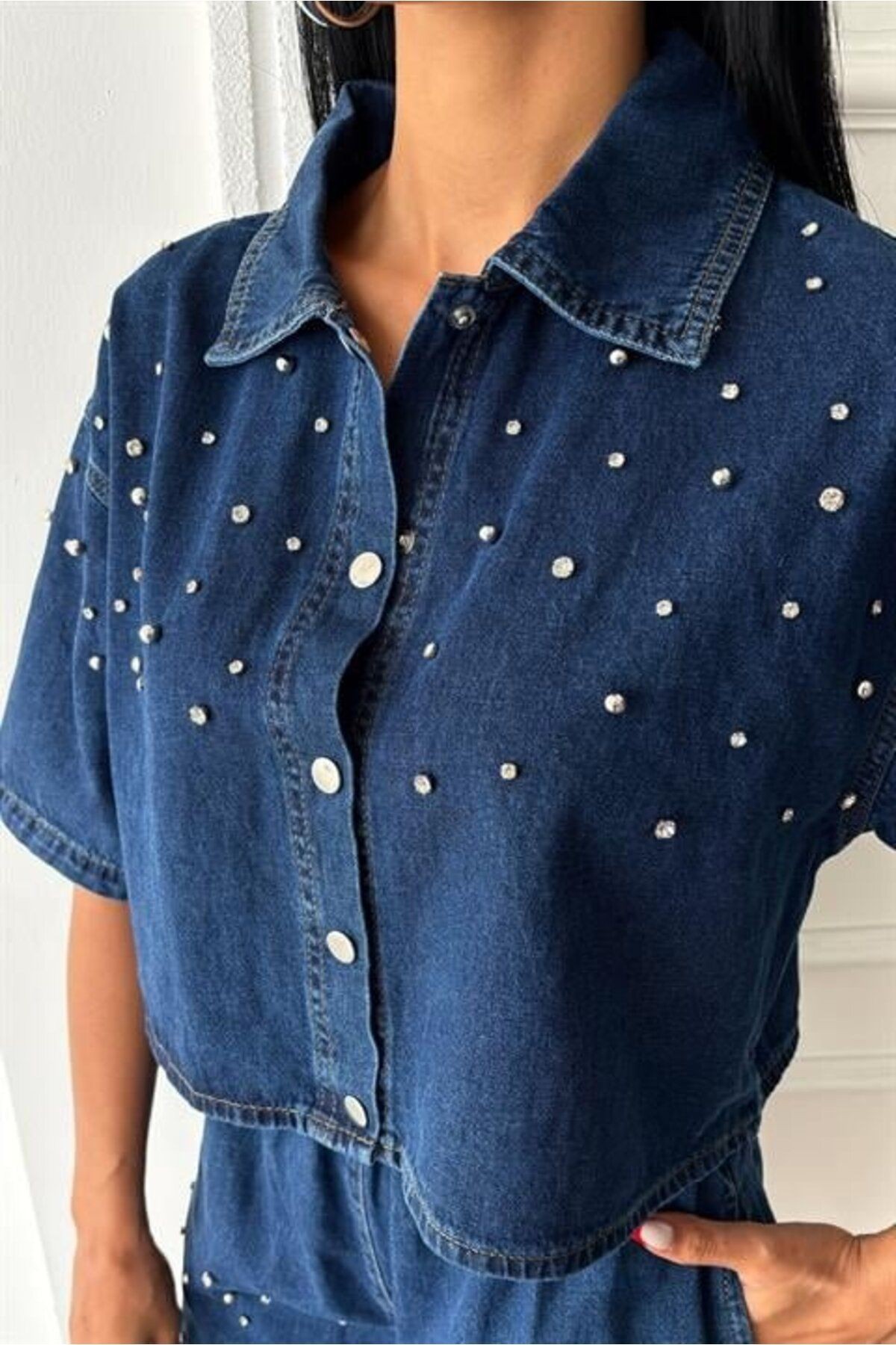 Taş Detaylı Gömlek Şort Denim Takım