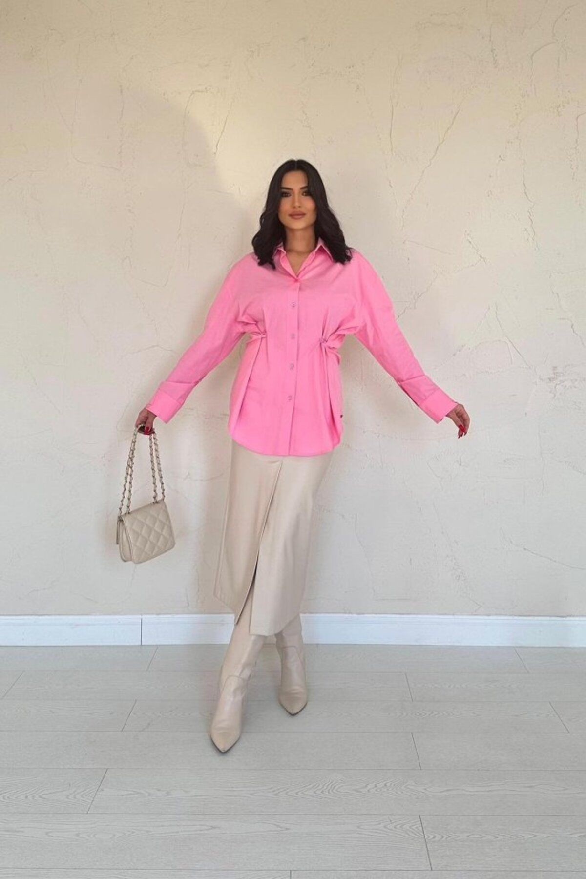 Pembe Düğme Detaylı Gömlek