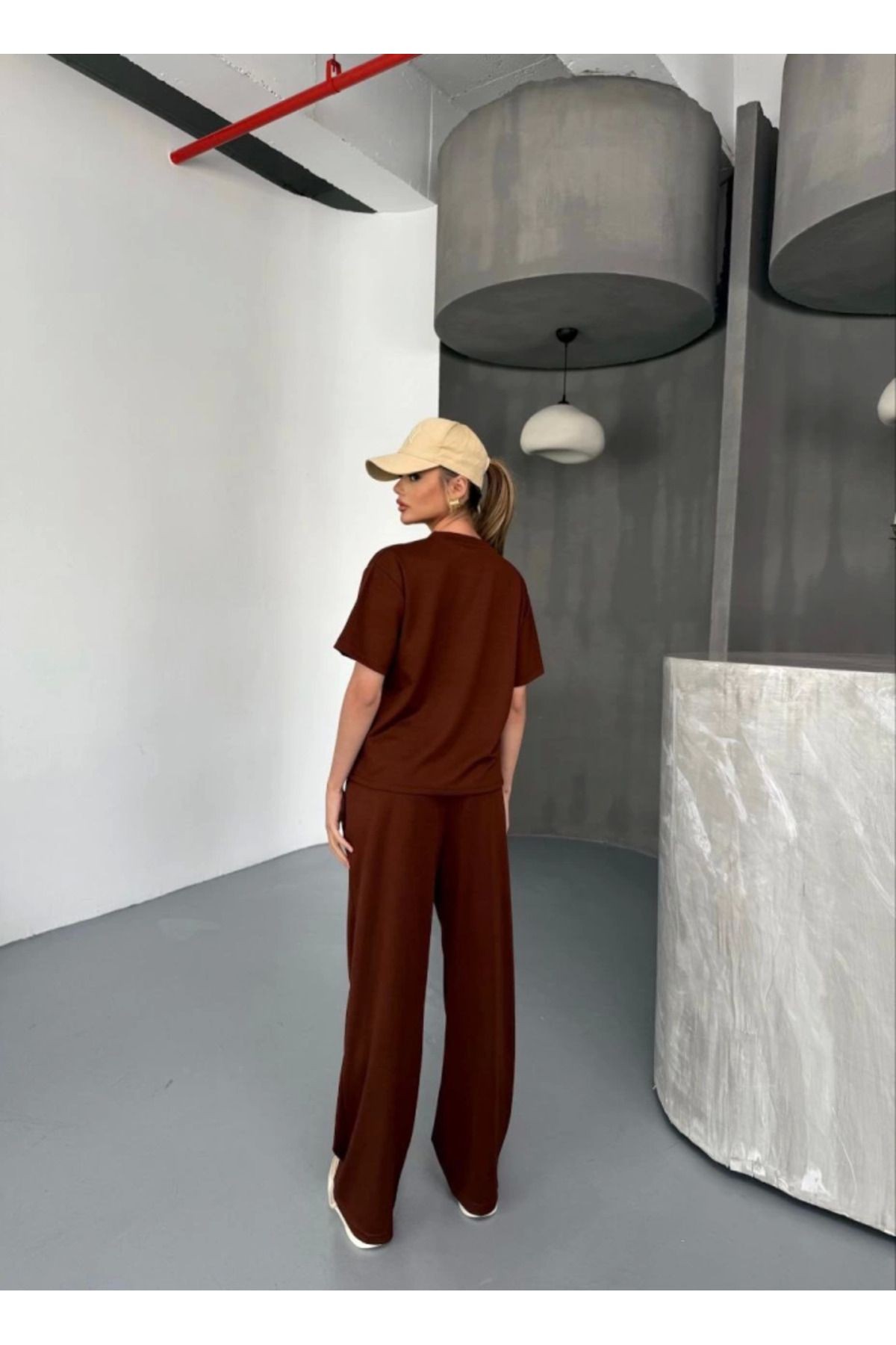 Osy Modal Yumuşak Dokulu Kumaş Kısa Kollu Bluz Rahat Pantalon Ikili Takım- Kahverengi