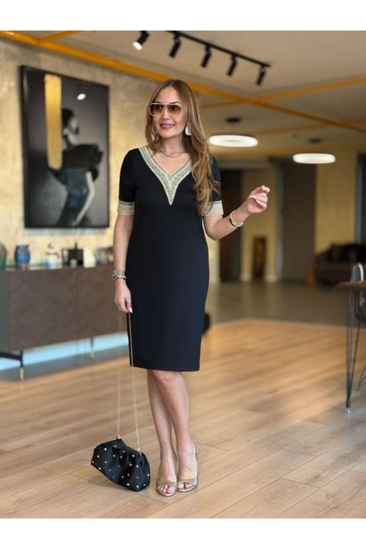 Kadın V Yaka Güpürlü İki İplik Elbise