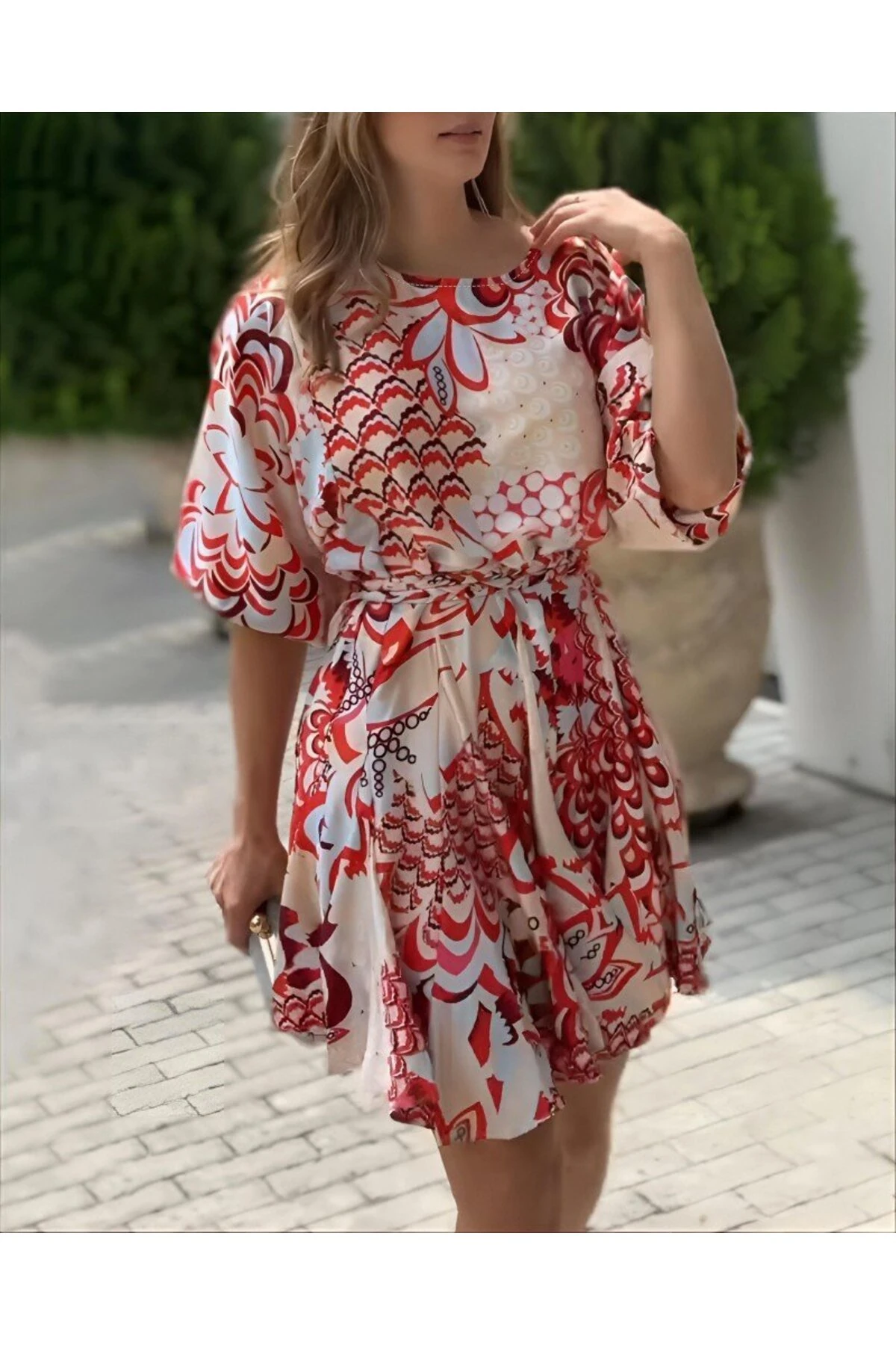 Kadın Kısa Balon Kollu Yuvarlak Yakalı Pileli Desenli Mini Elbise