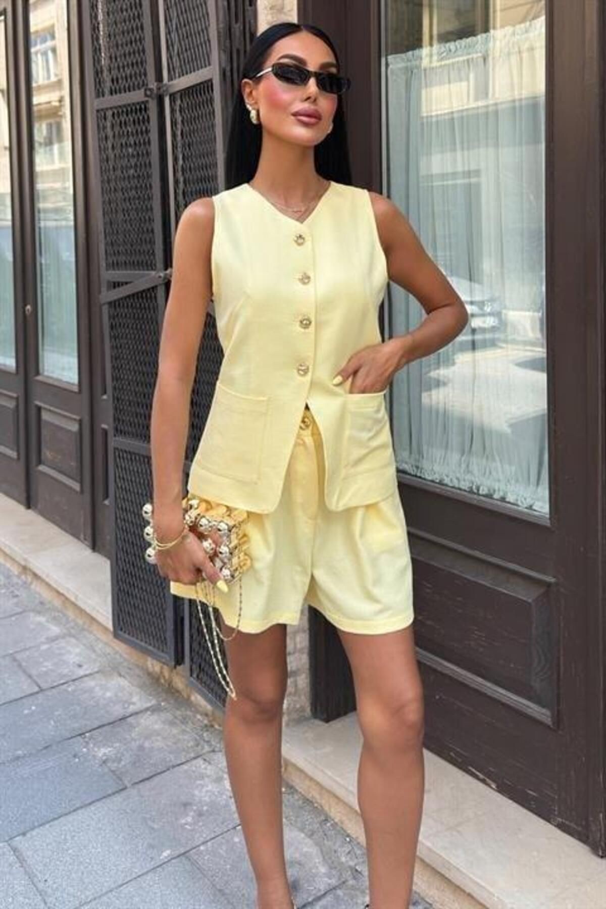 leyla sanat sanata yeni bir bakış açısı Gold Düğme Detaylı Yelek Şort Cotton Takım 10208