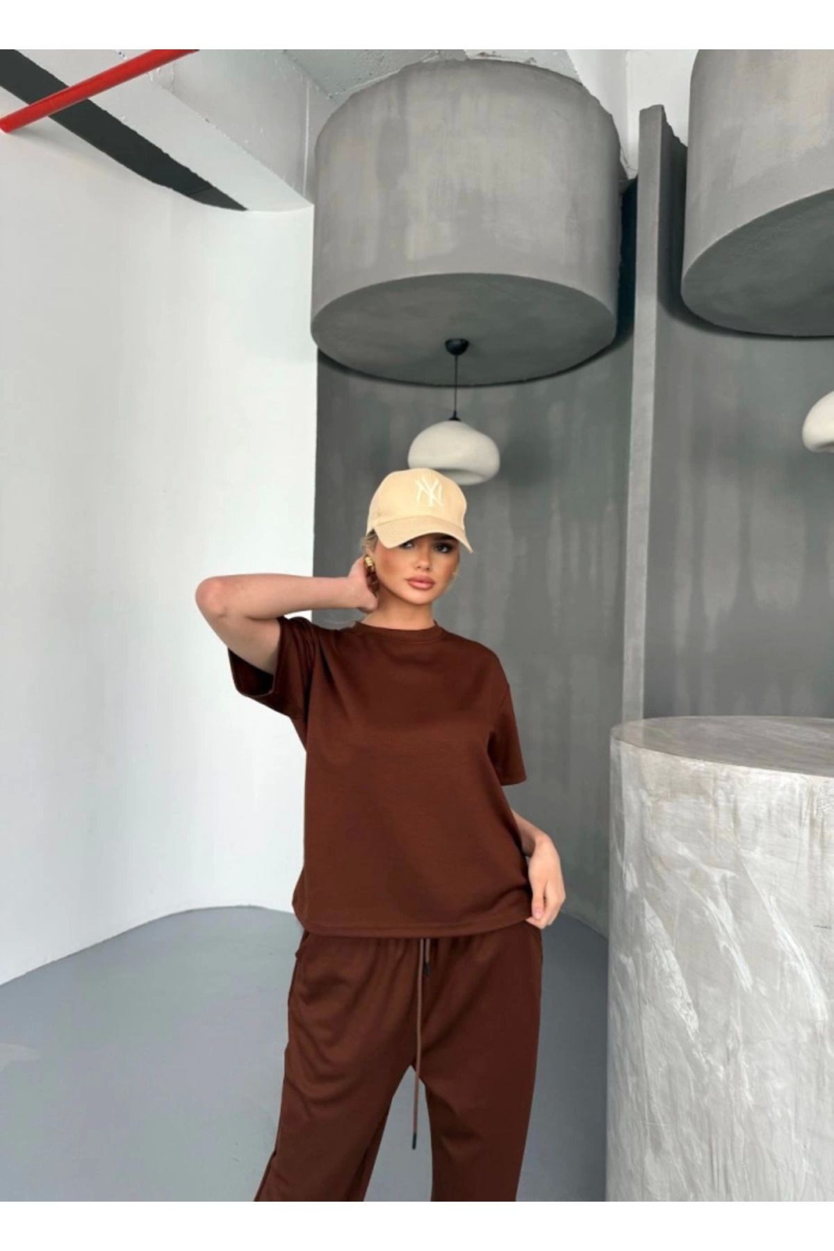 Osy Modal Yumuşak Dokulu Kumaş Kısa Kollu Bluz Rahat Pantalon Ikili Takım- Kahverengi