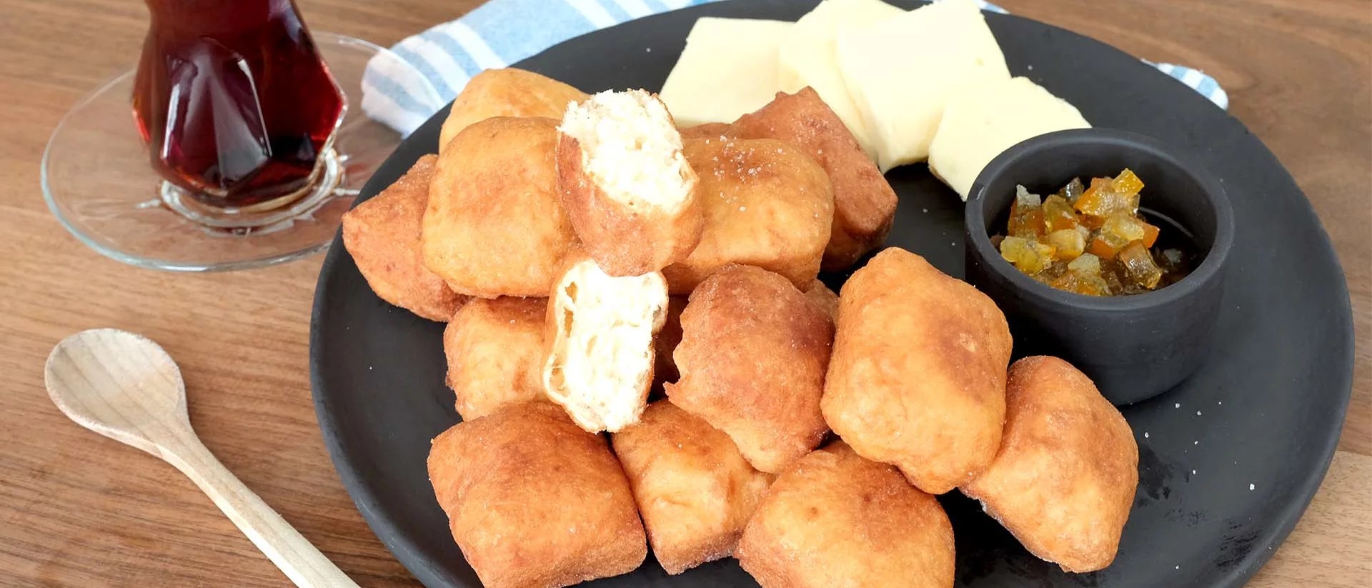 Kalabalık kahvaltı sofraları ve çay saatlerinin vazgeçilmezi: Glutensiz pişi!