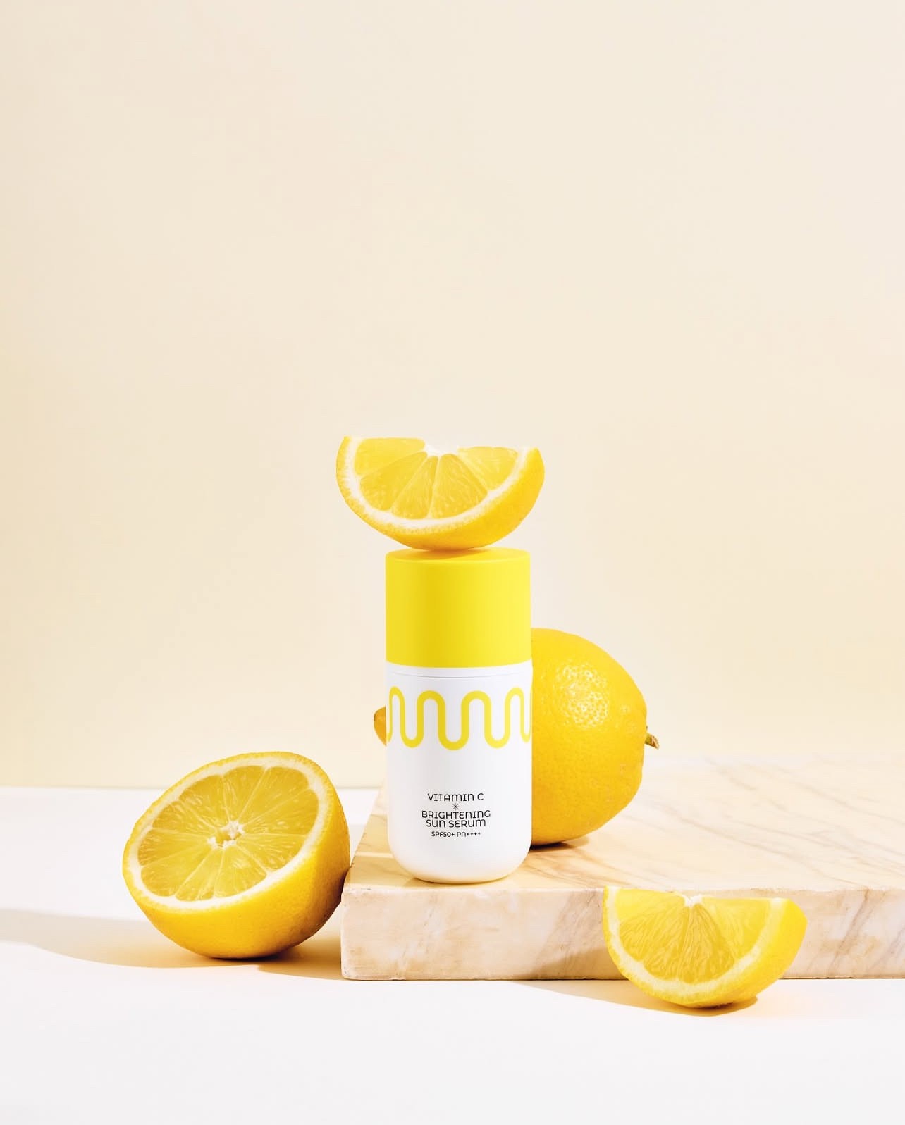 Commonlabs - Vitamin C Brightening SUN SERUM (UVA ve UVB Karşıtı C Vitaminli Güneş Kremi) 51ml