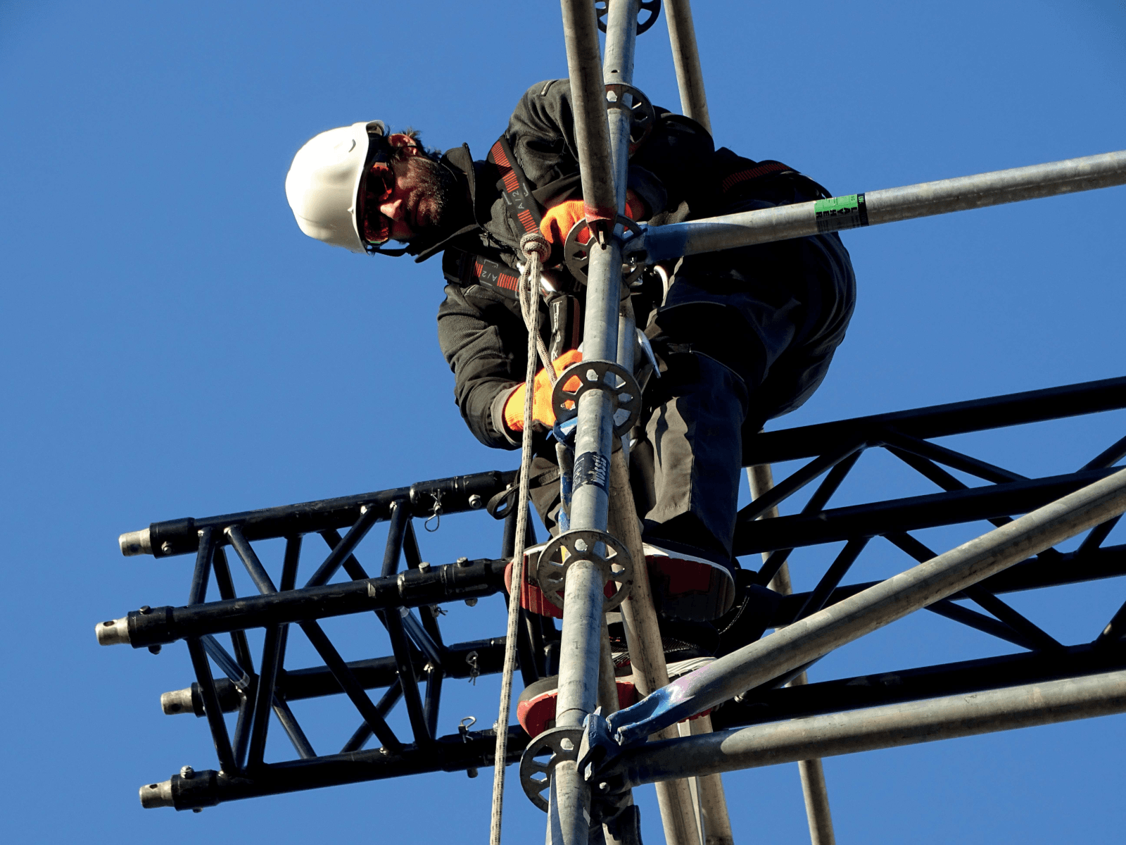 Delta Plus GRANİTE PEAK Dağcı ve Elektrikçi Bareti