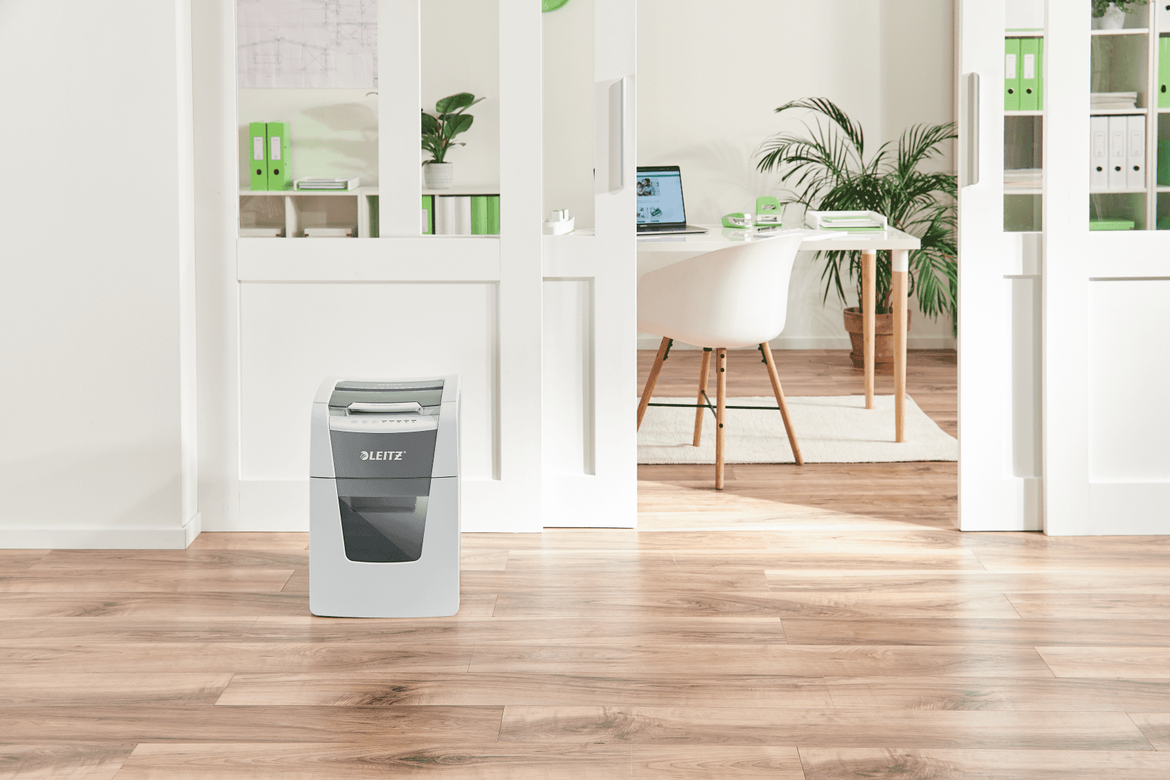 Leitz IQ Autofeed Küçük Ofis 100 Otomatik Evrak İmha Makinesi P4