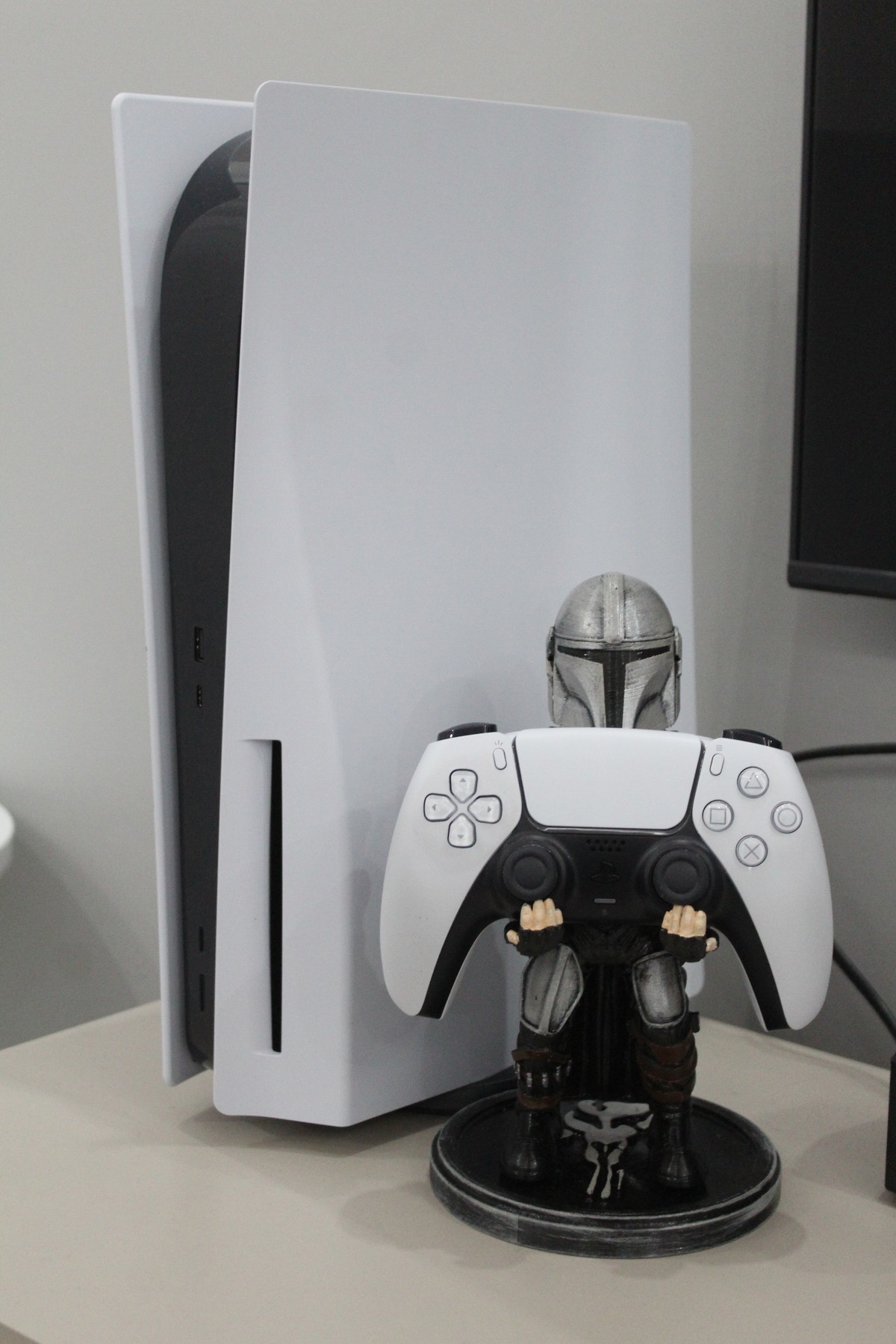 Star Wars The Mandalorian Controls Arm Holder Ps5 Ps4 Xbox