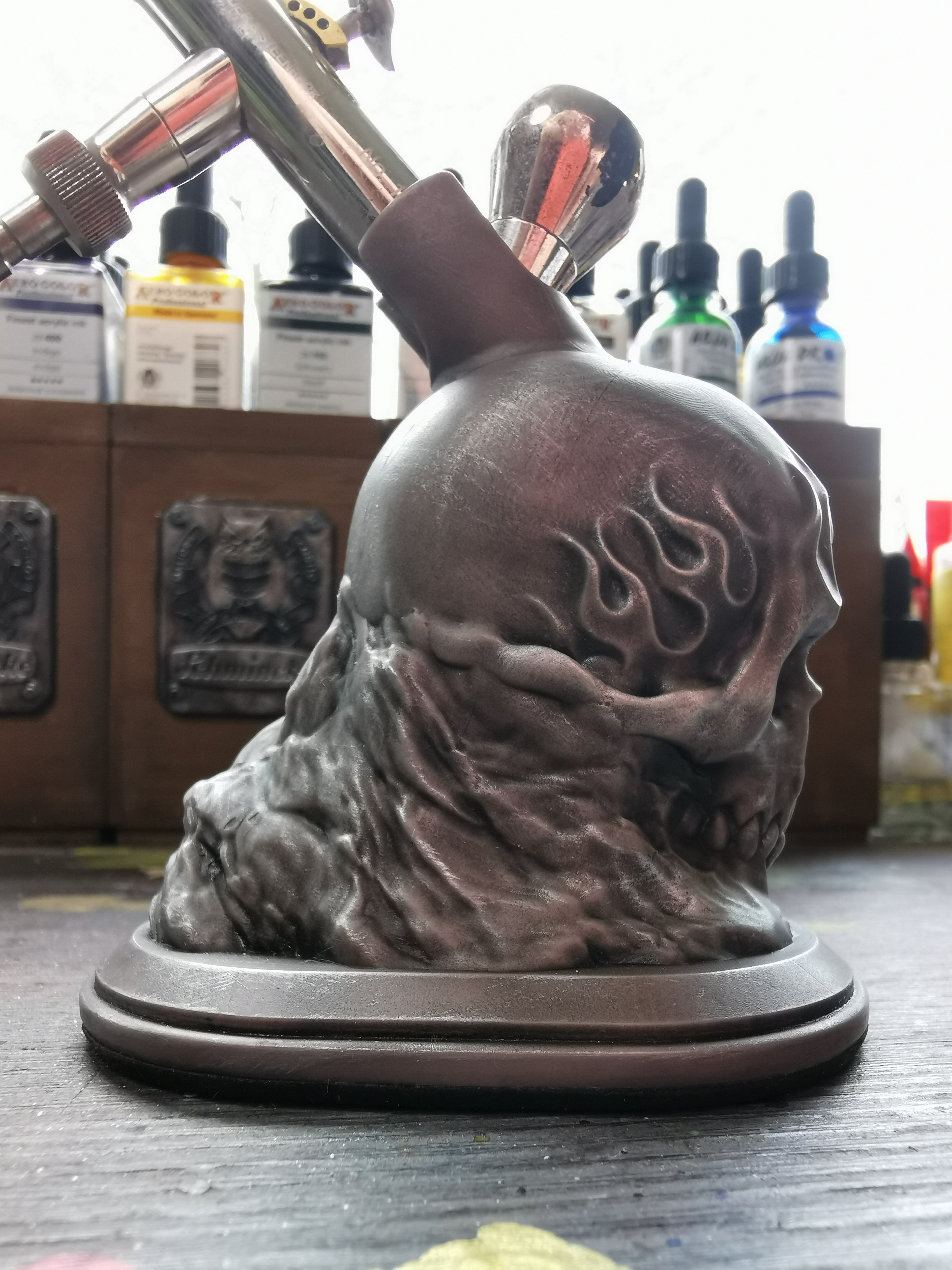 Airbrush Stand Skull