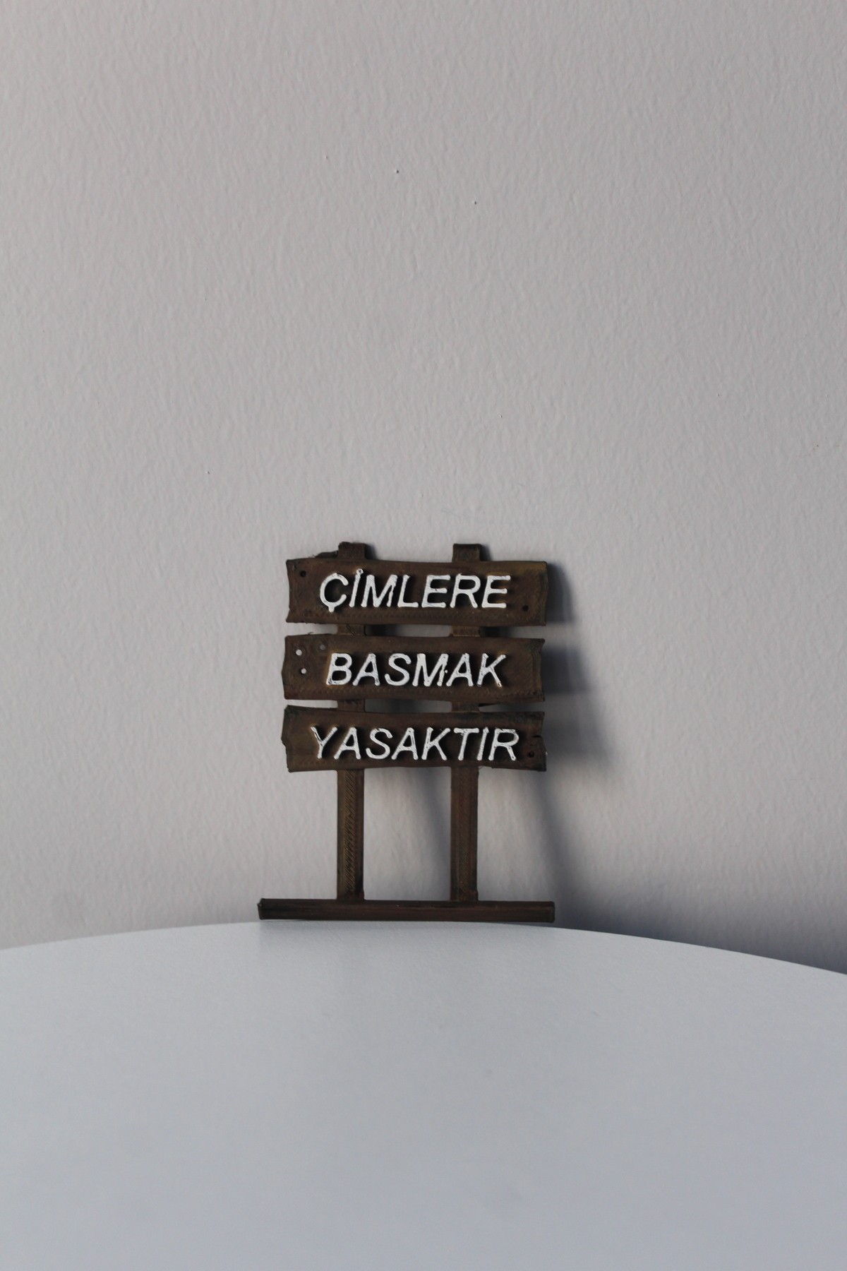 Çimlere Basmak Yasaktır Tabelası, Akvaryum Süs Eşyası, Dekoru, Aksesuarı,