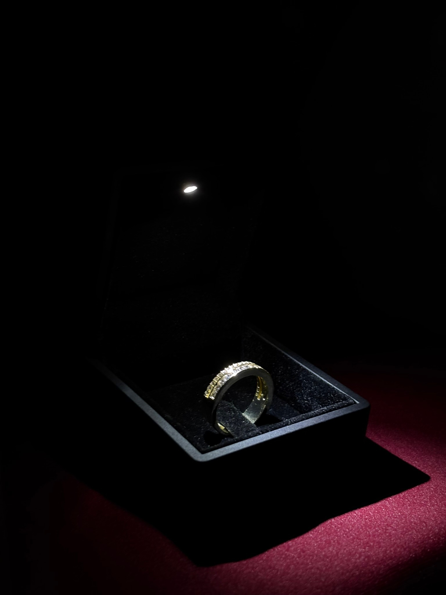 Şerit Pırlanta Detaylı yüzük (GOLD)