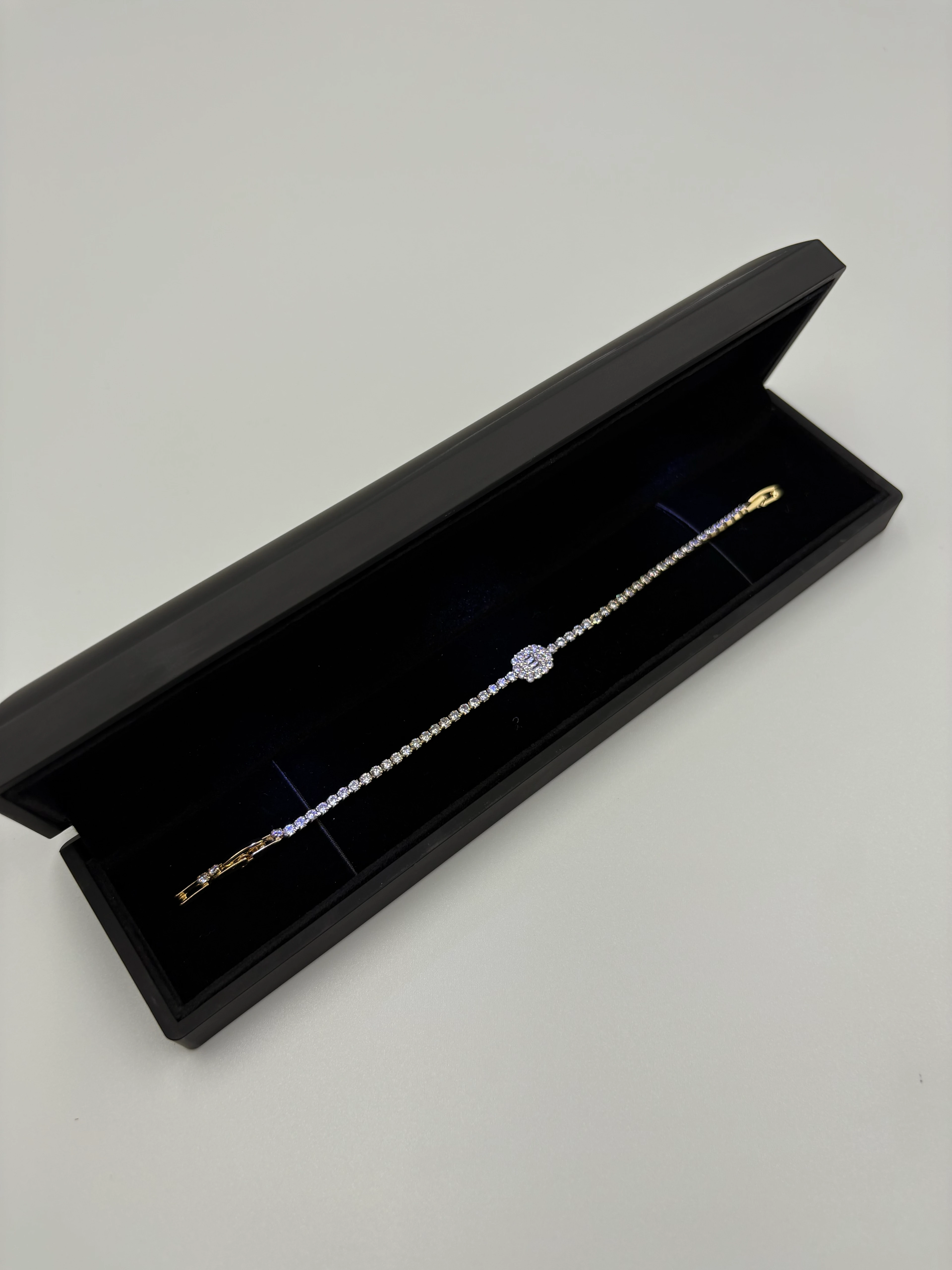 Göbek taş pırlanta Bileklik 