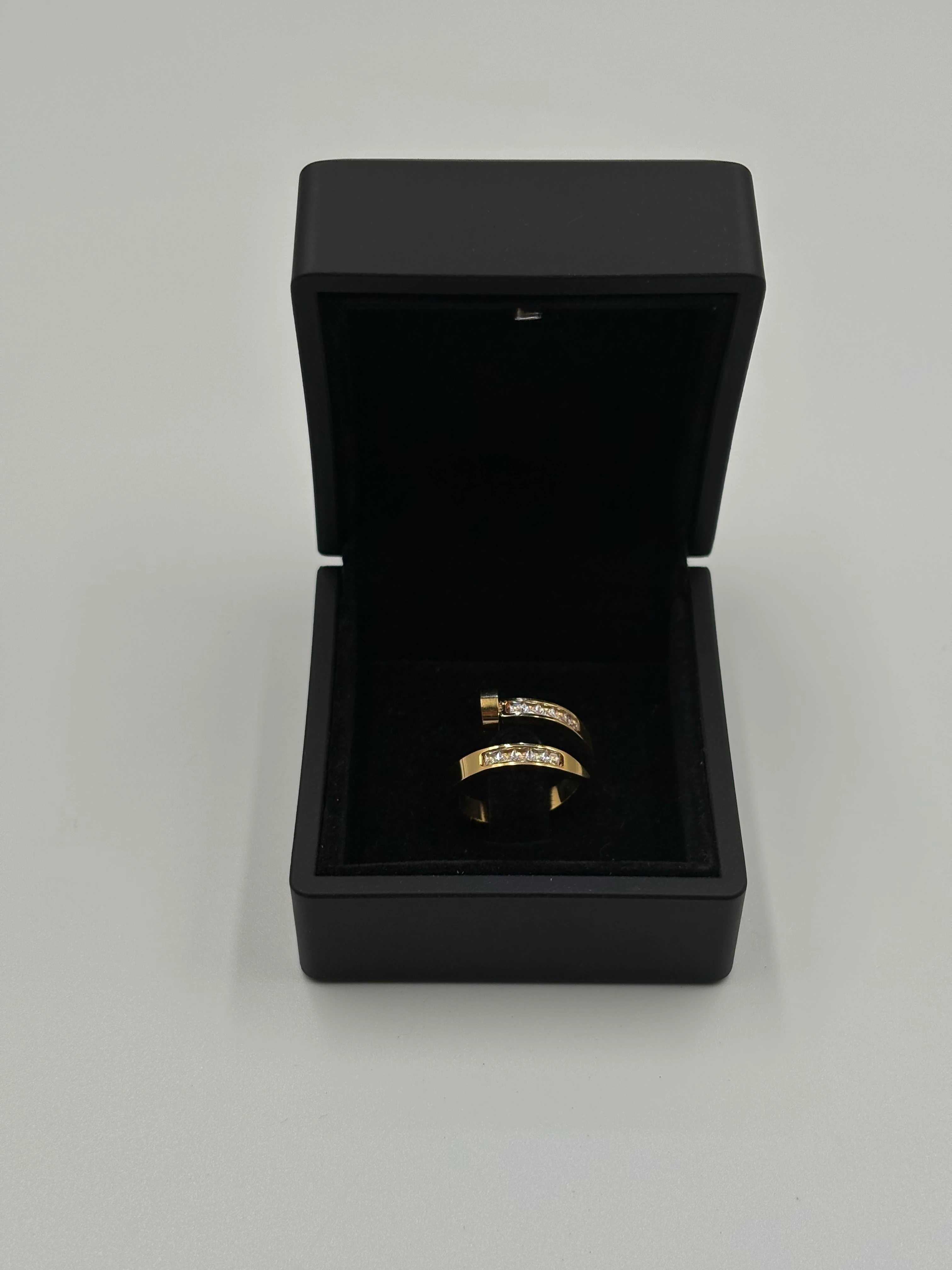 Cartıer pırlanta detaylı Yüzük 