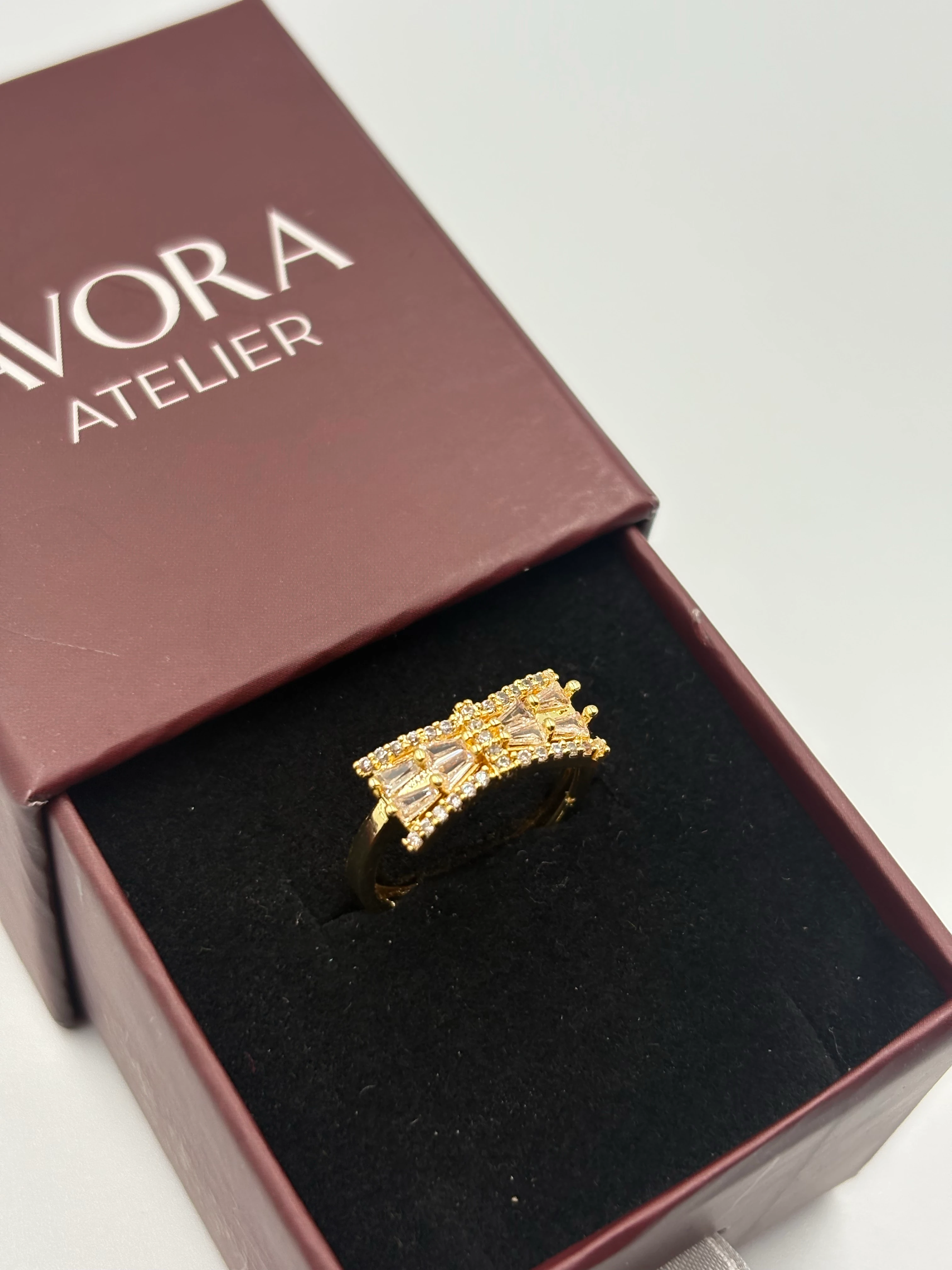 Işıltı tâcı Yüzük 