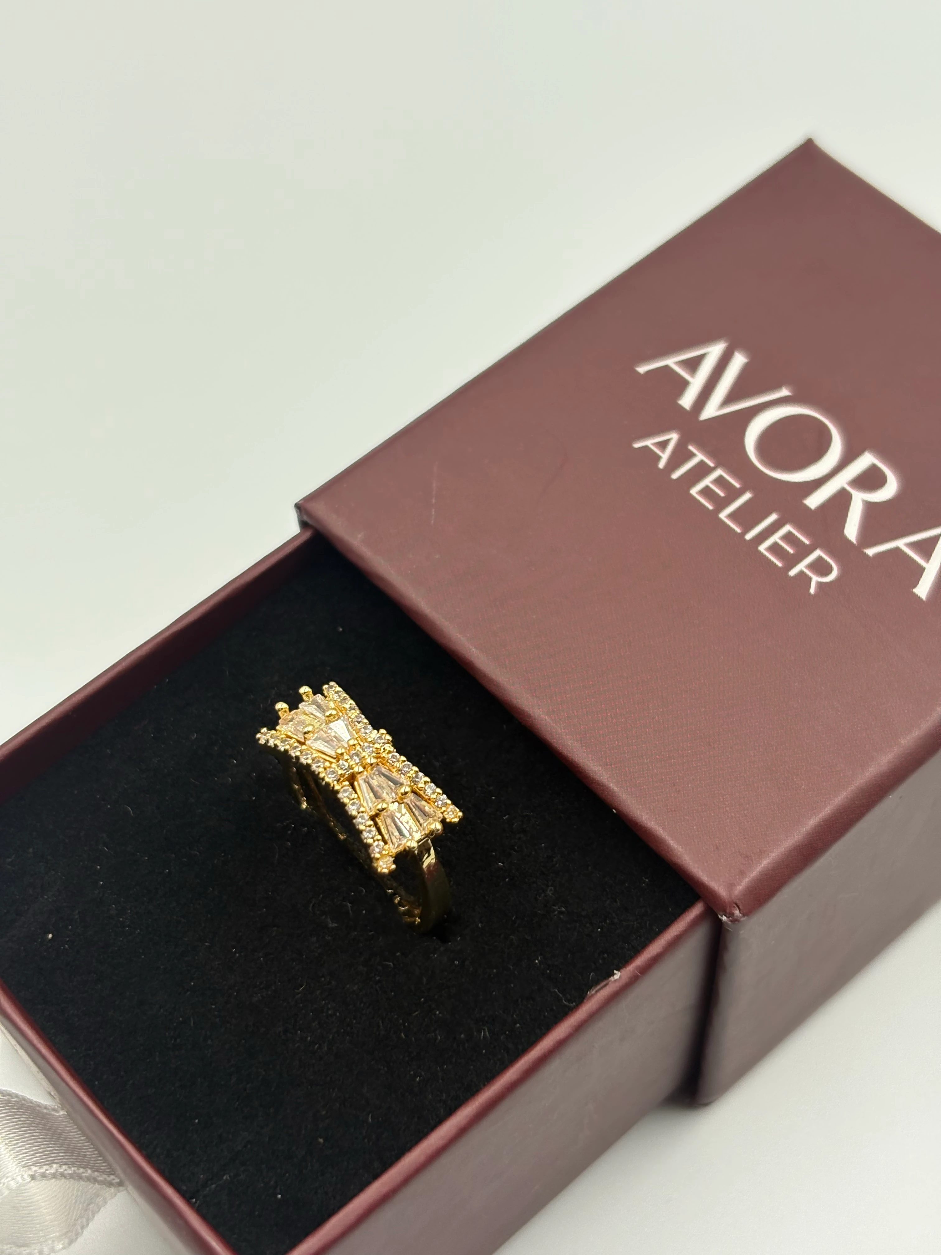 Işıltı tâcı Yüzük 