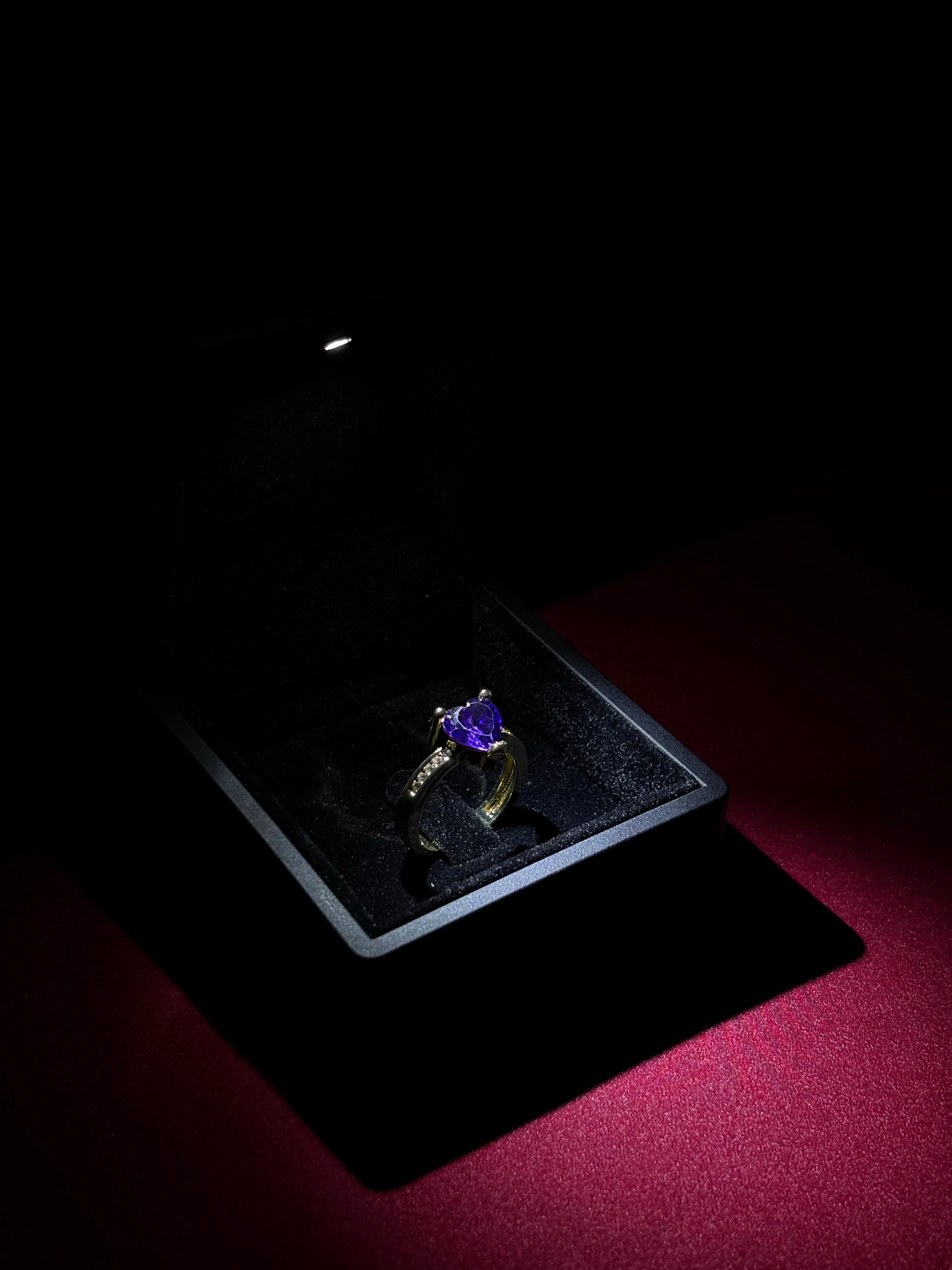 Mor Tektaş Yüzük (GOLD)