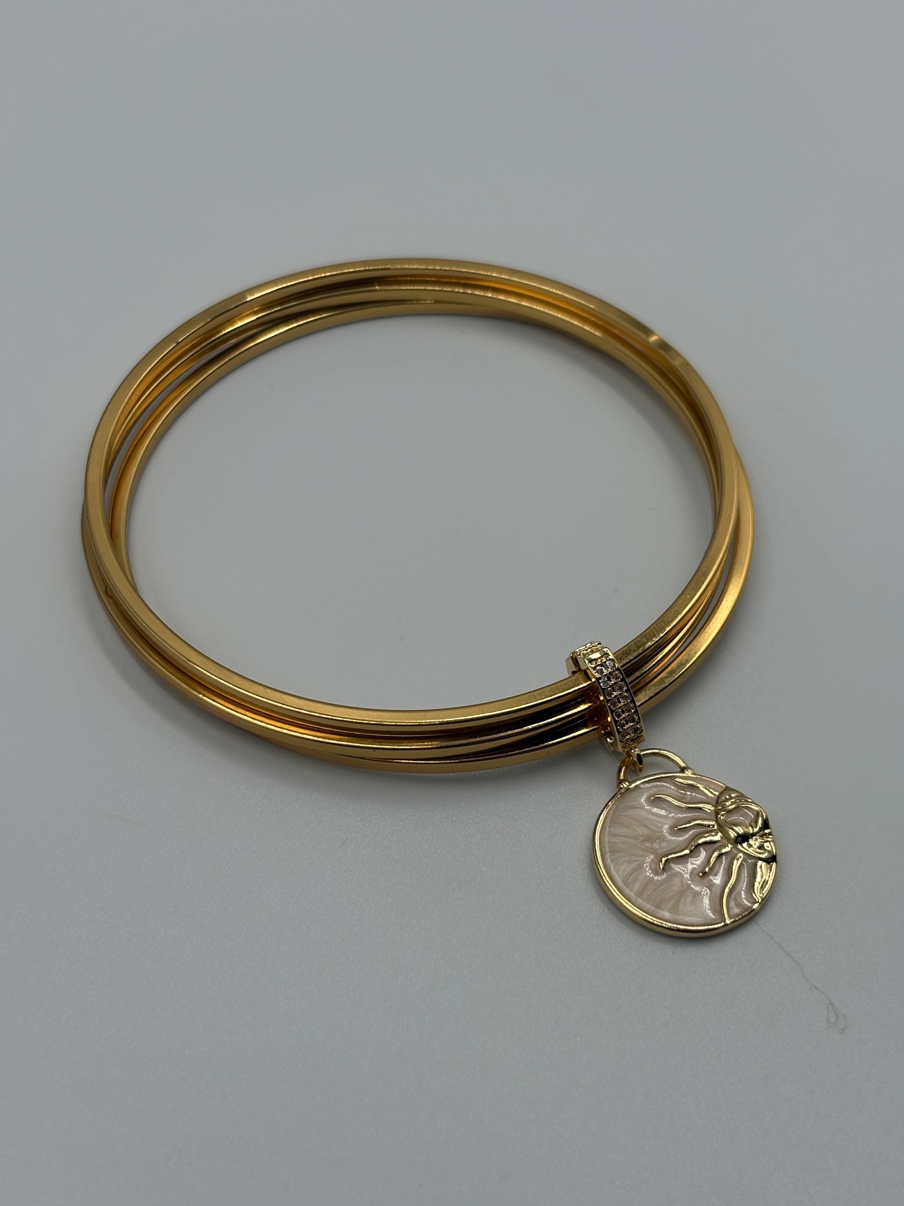 Çoklu ajda Bileklik 