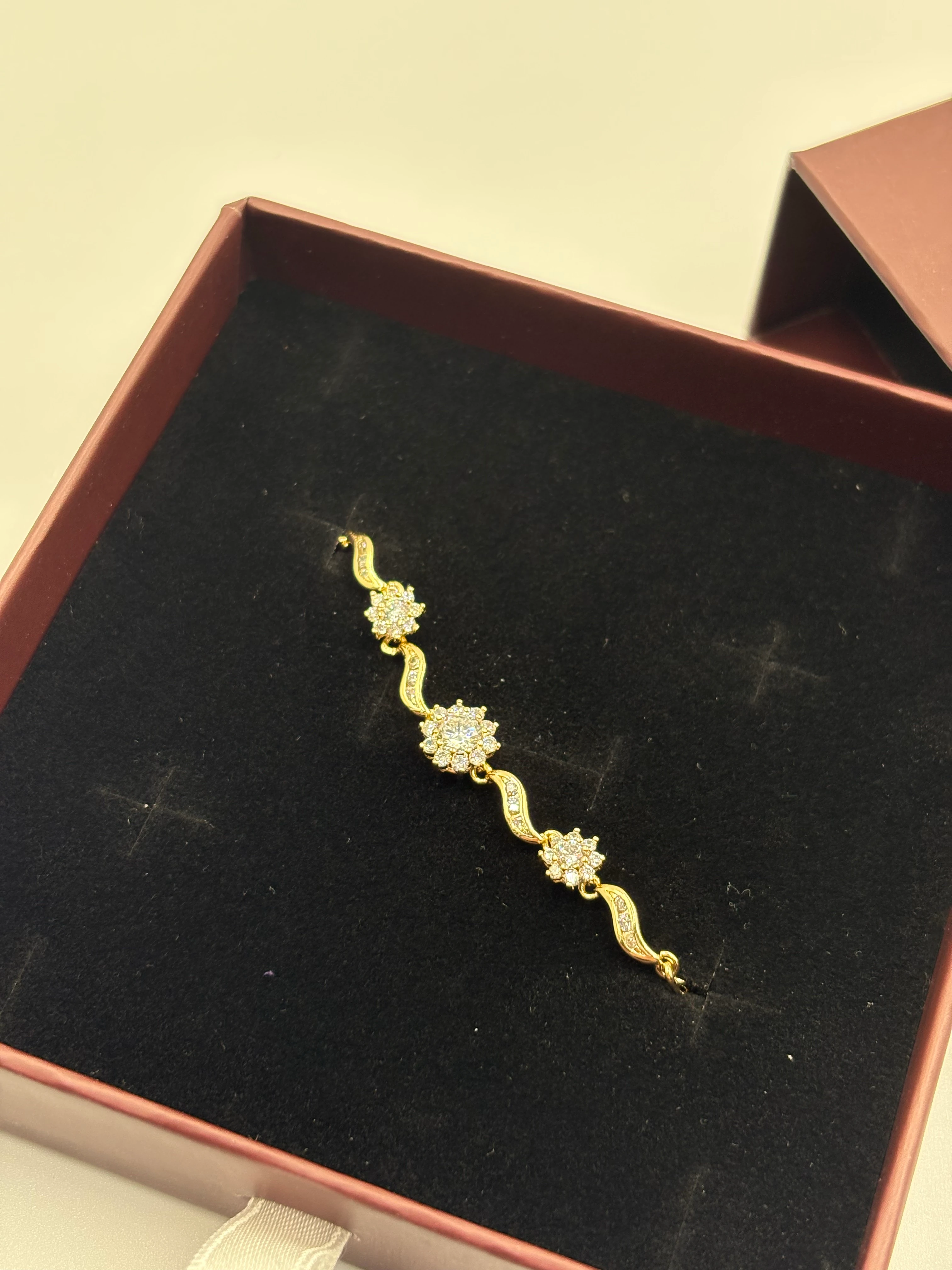 Luna çiçeği bileklik (GOLD)