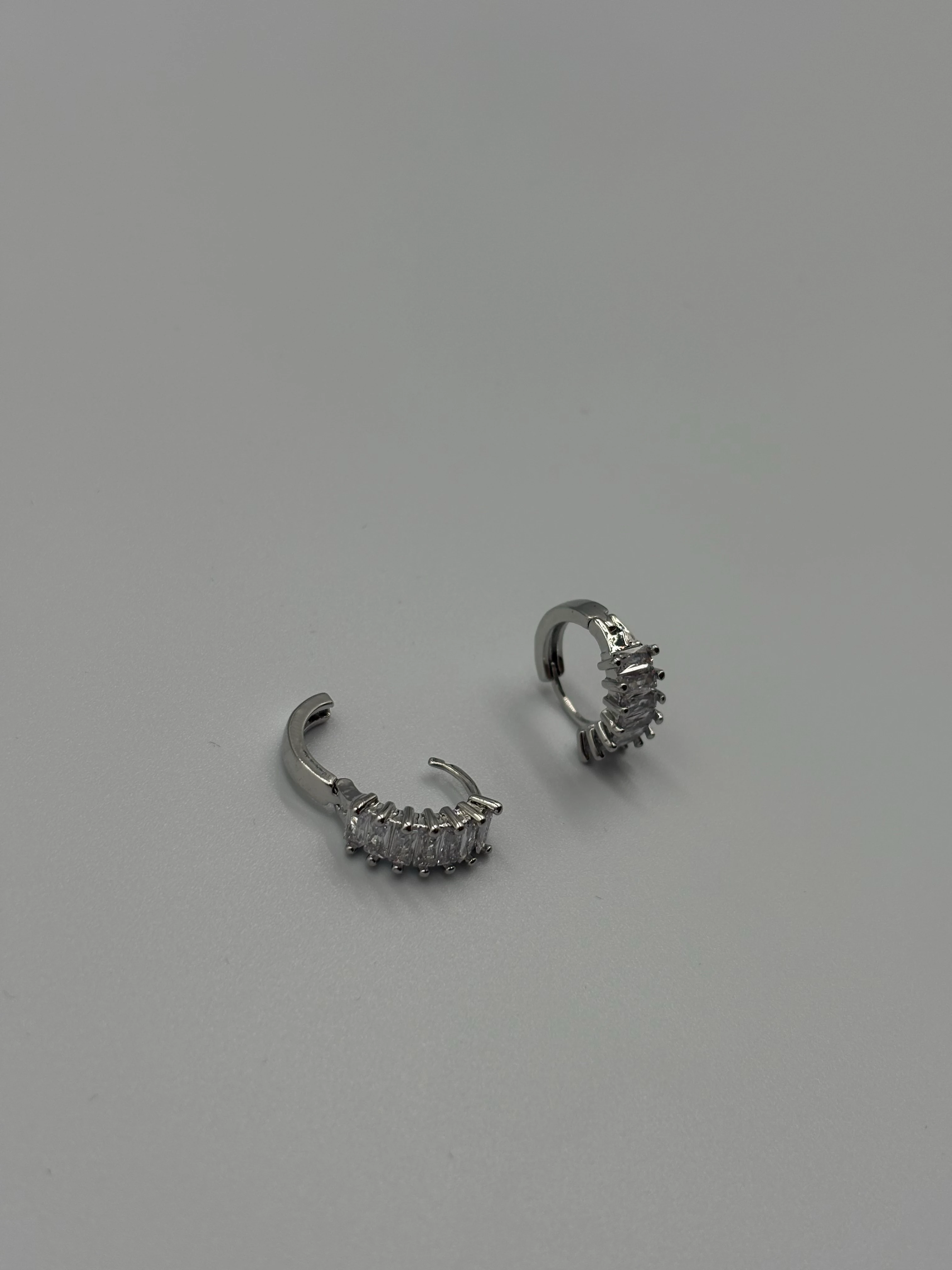 Çoklu Taş Küpe (GÜMÜŞ)