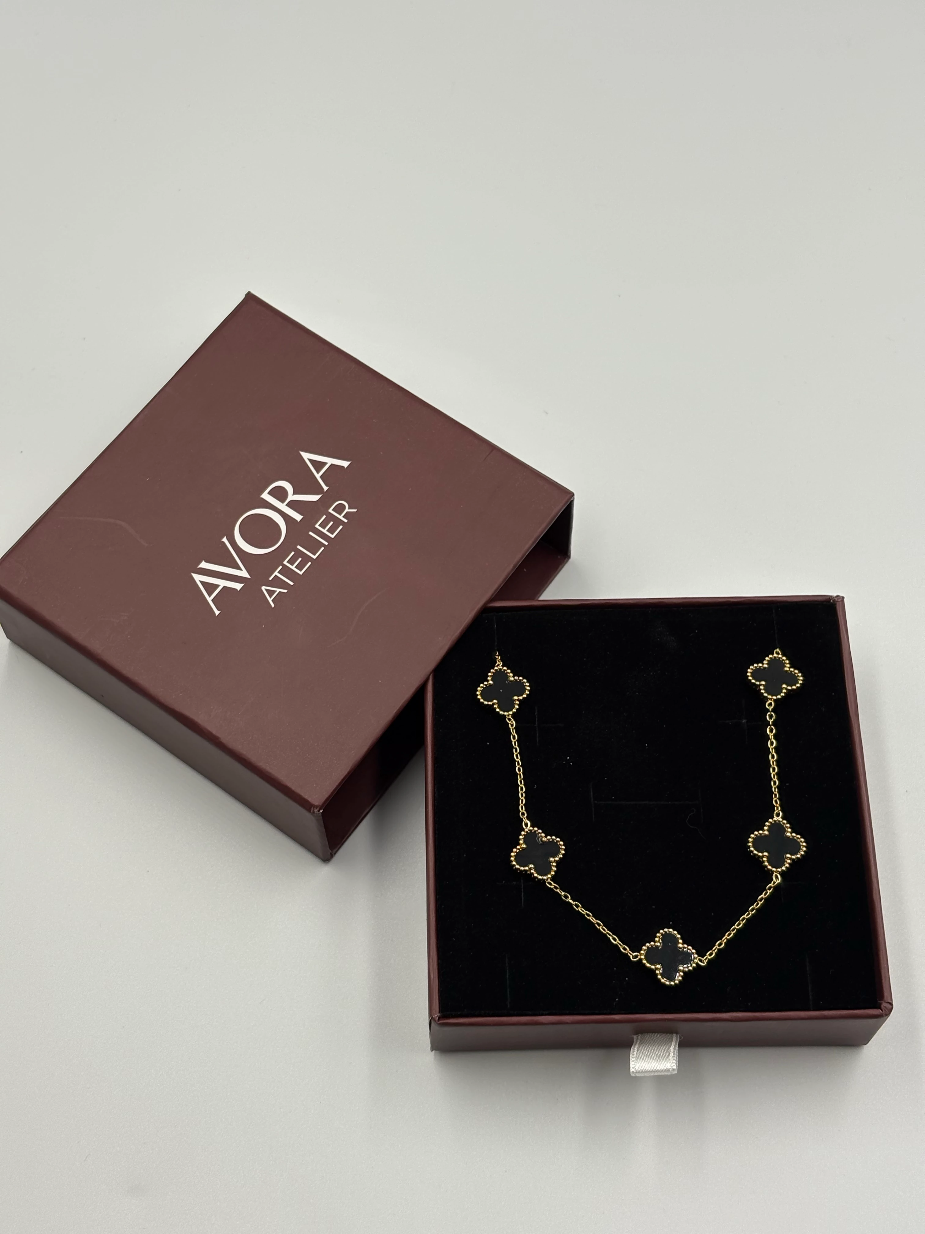 siyah yonca kolye (GOLD)