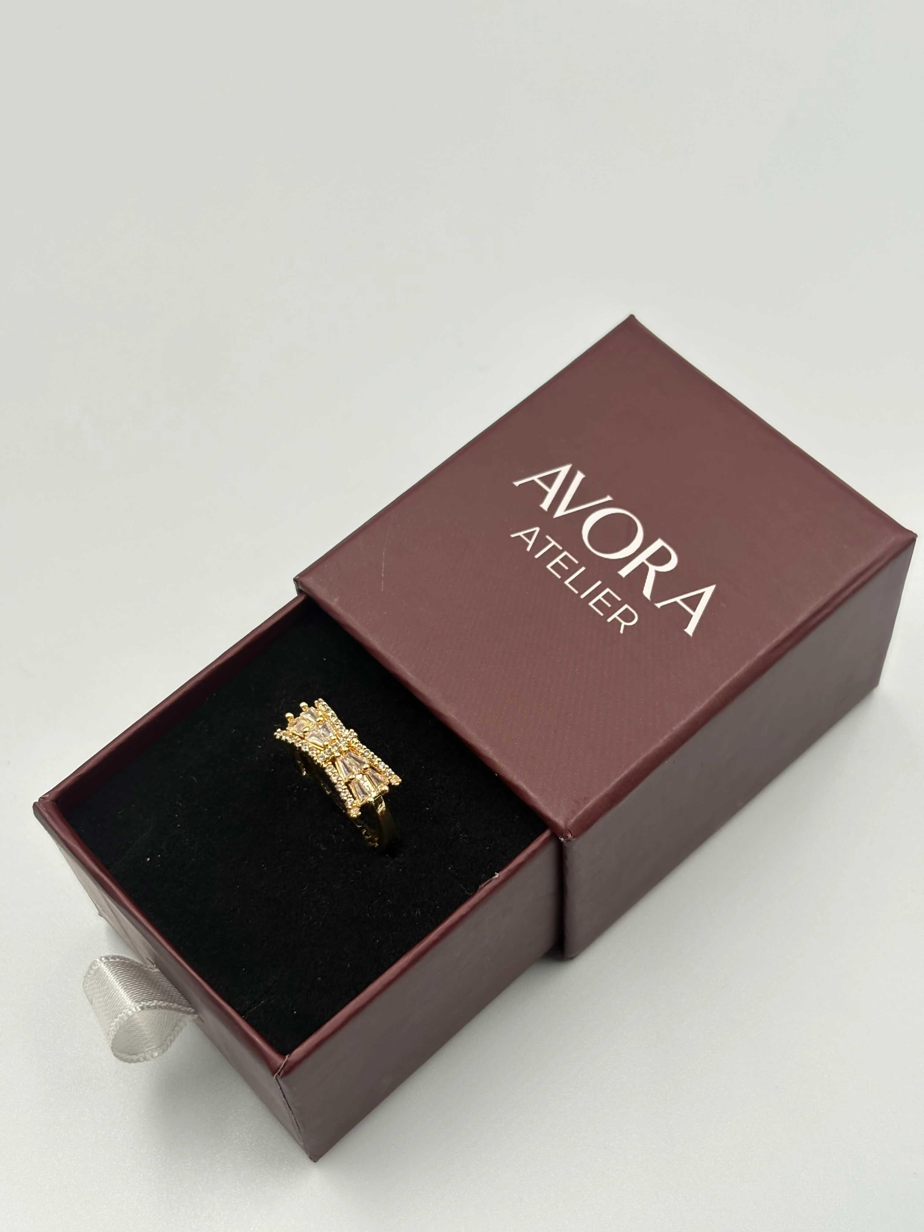 Işıltı tâcı Yüzük 