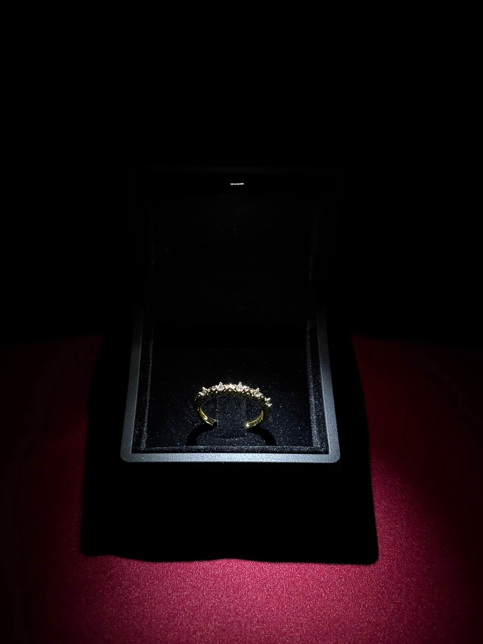 Minimal Taşlı Pırlanta Yüzük (GOLD)