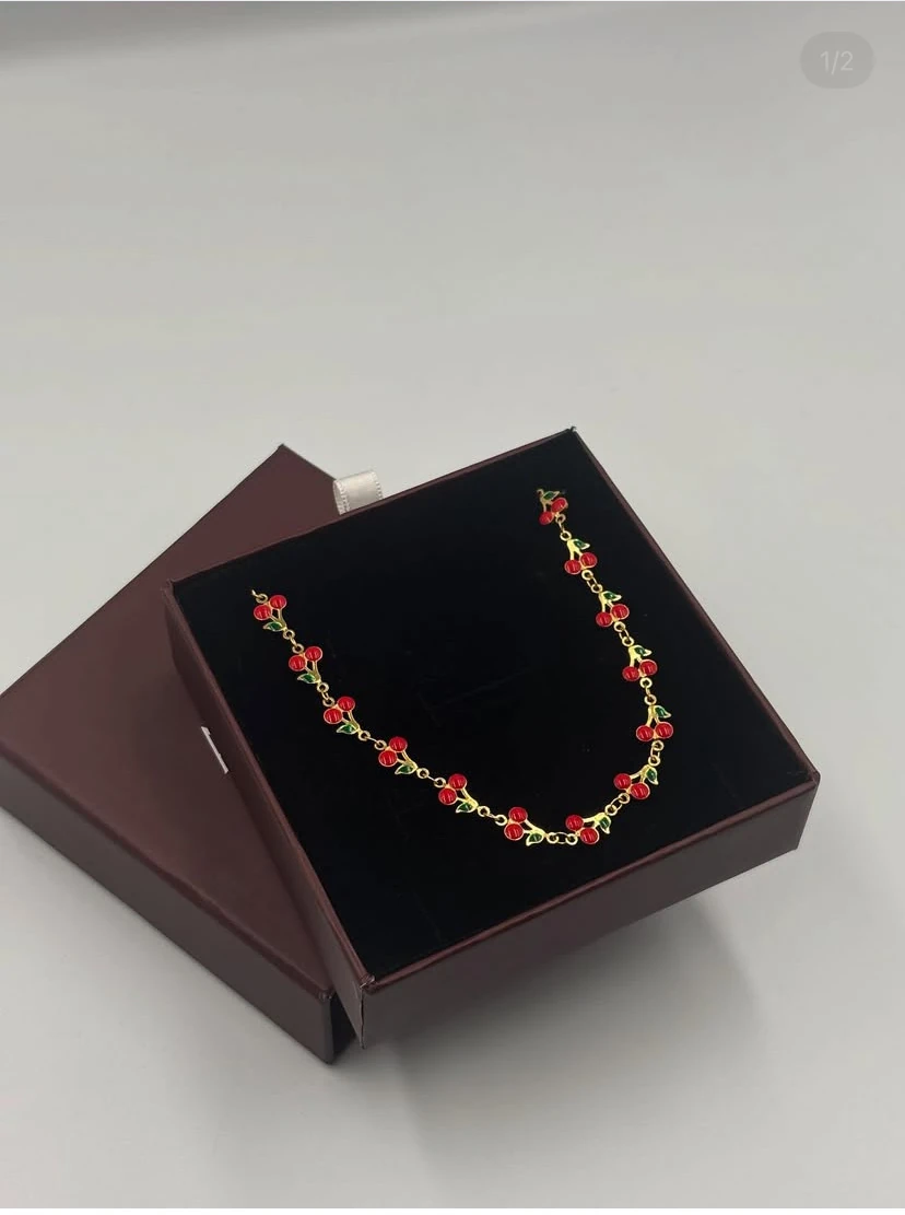 Cherry Detaylı Kolye