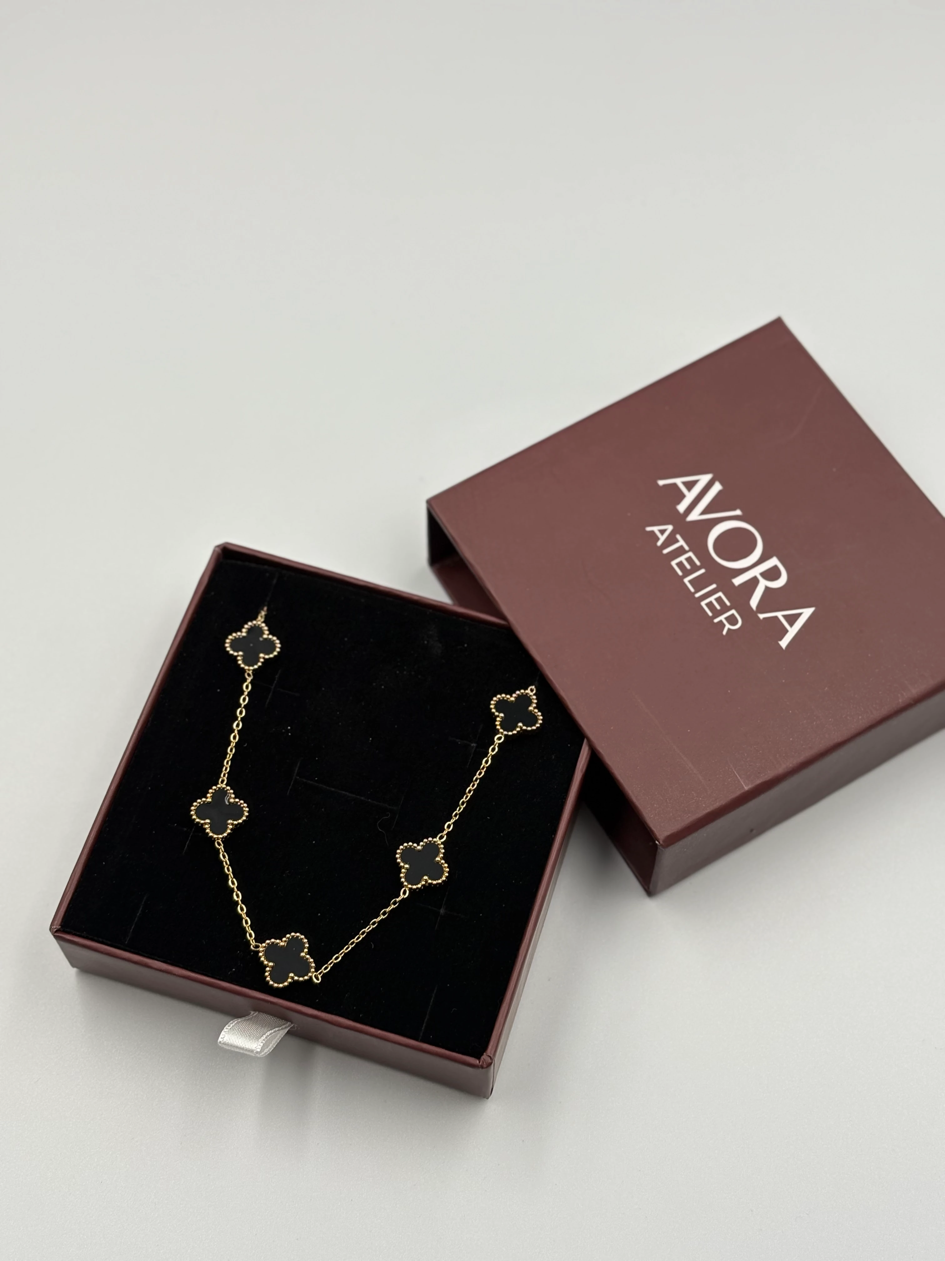 siyah yonca kolye (GOLD)