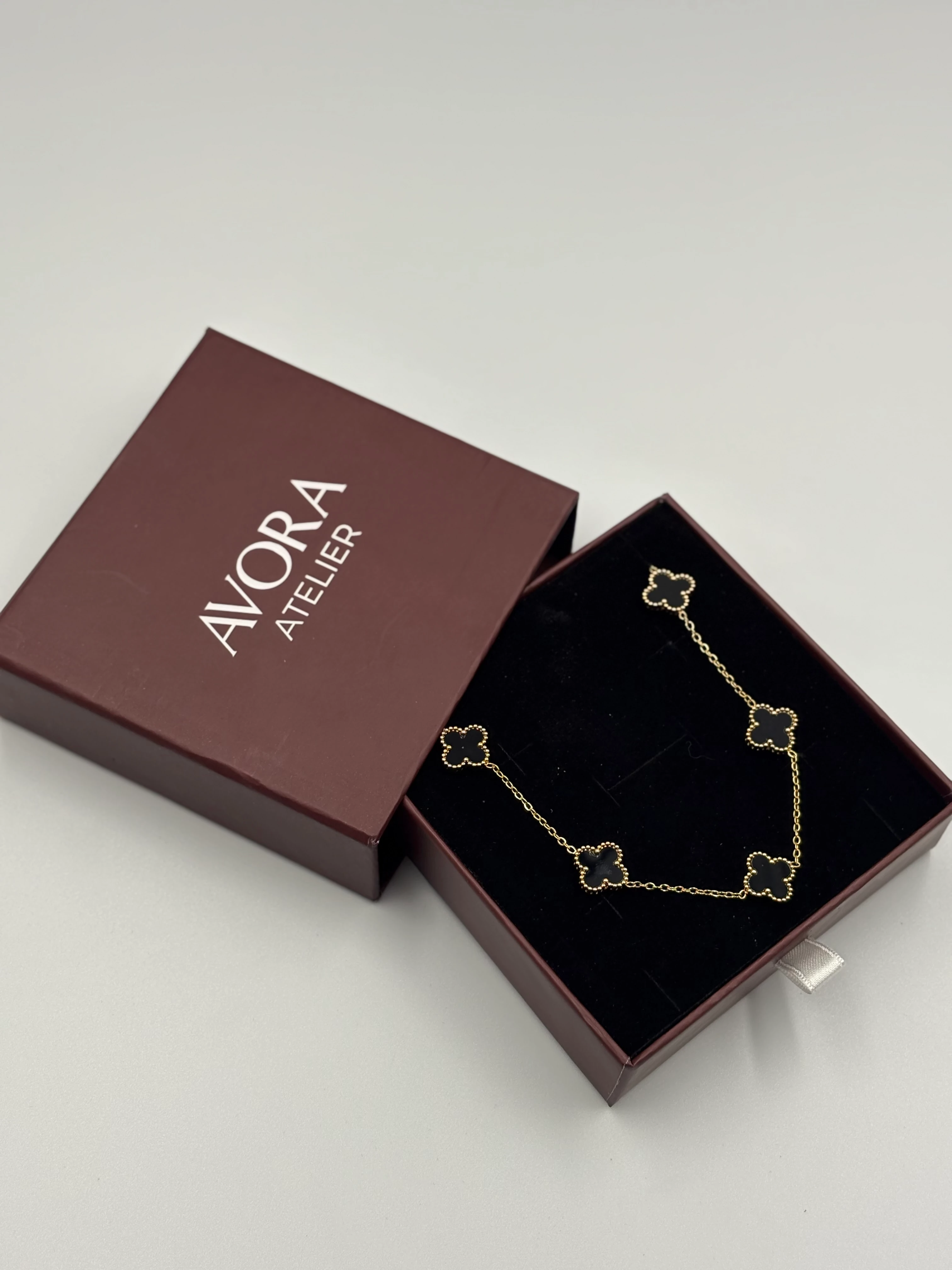 siyah yonca kolye (GOLD)