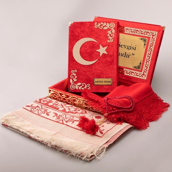 Raşel Kutu Kur’an-ı Kerim Ay Yıldız Kombin Set (Tesbih, Şal, Seccade) 