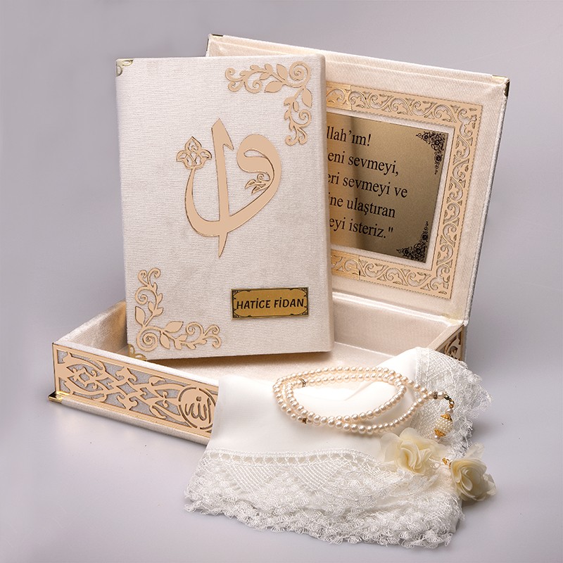 Raşel Kutu Kur’an-ı Kerim Elif-Vav Kombin Set (Tesbih, Şal)  - Krem