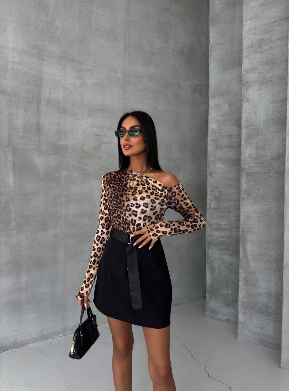 Leopar Desenli Kayık Yaka Bluz
