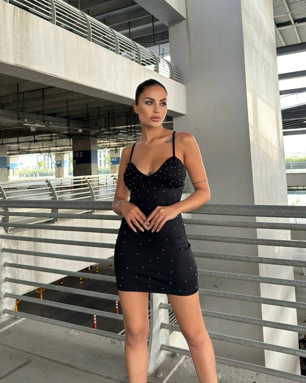 Taşlı Askılı Cup Destekli Mini Elbise