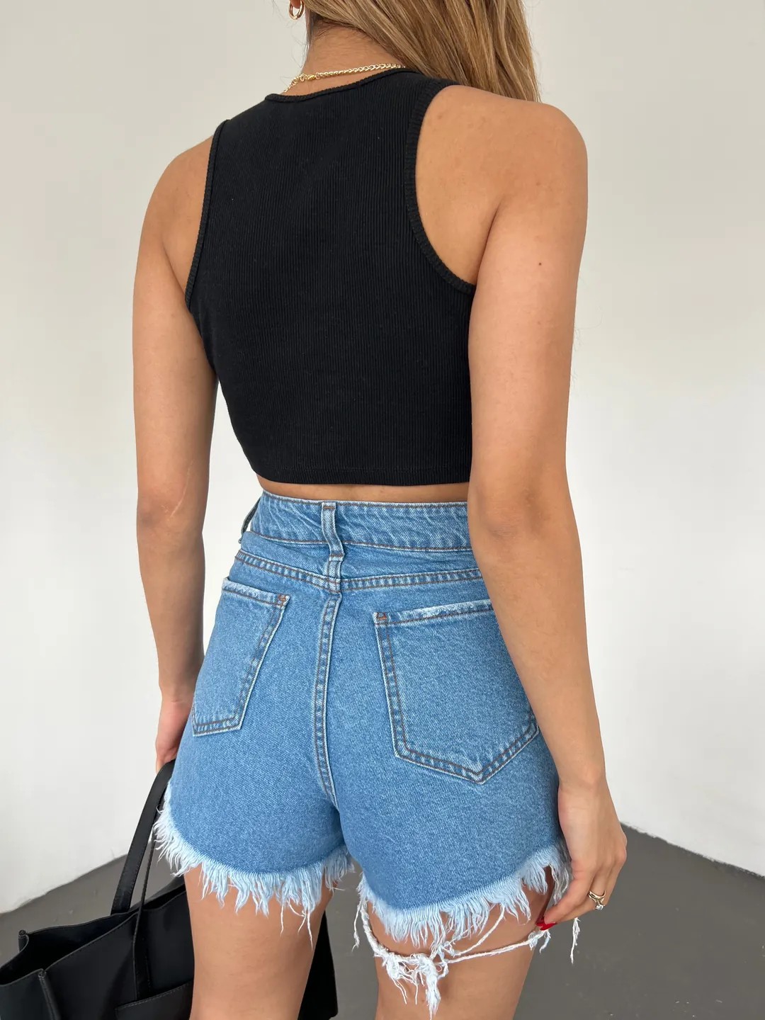 Lazer Yırtıklı Mini Denim Şort