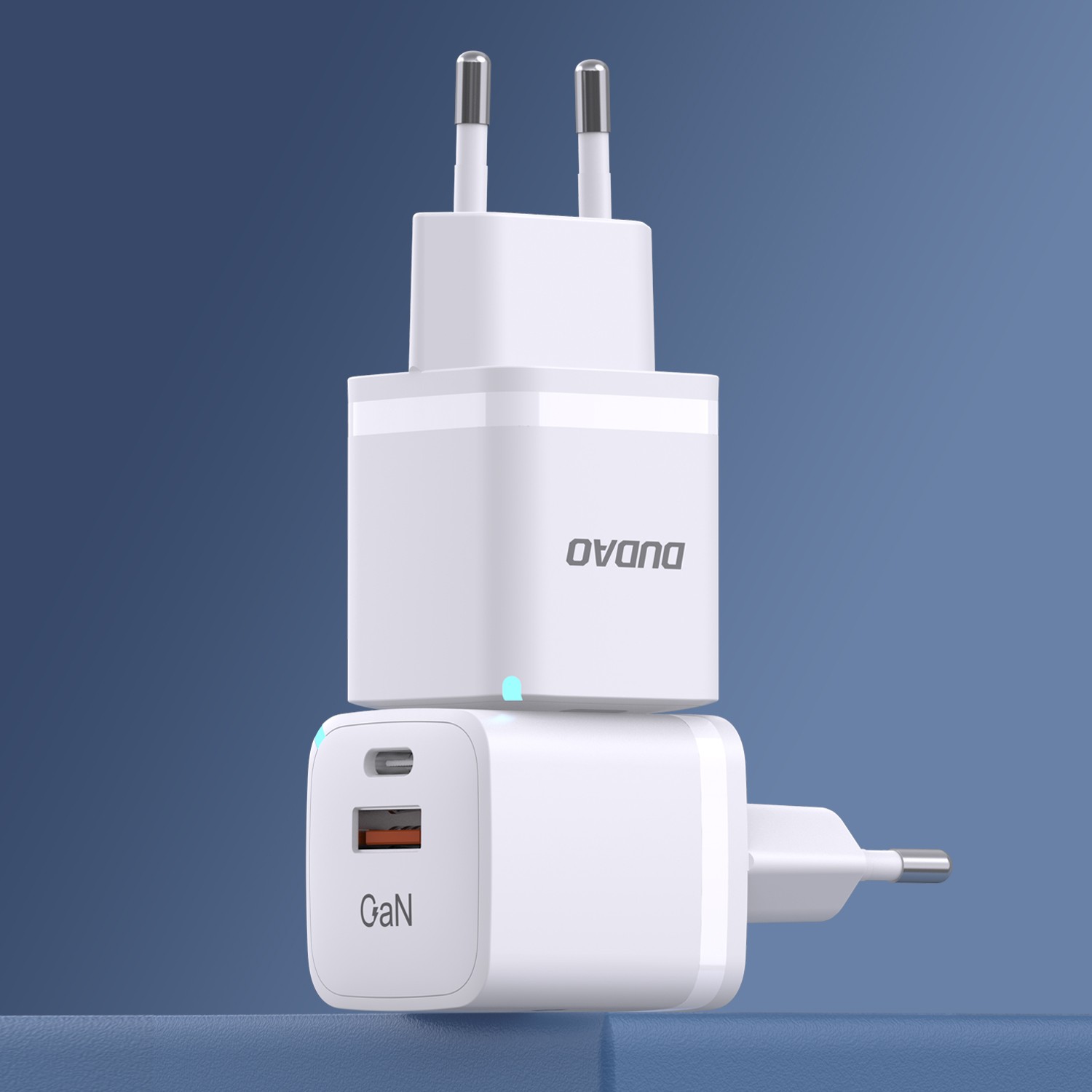 DUDAO A13PRO Kompakt Şarj Adaptörü 1 Tane USB Giriş ve 1 Tane Type-C Giriş (PD 33W)