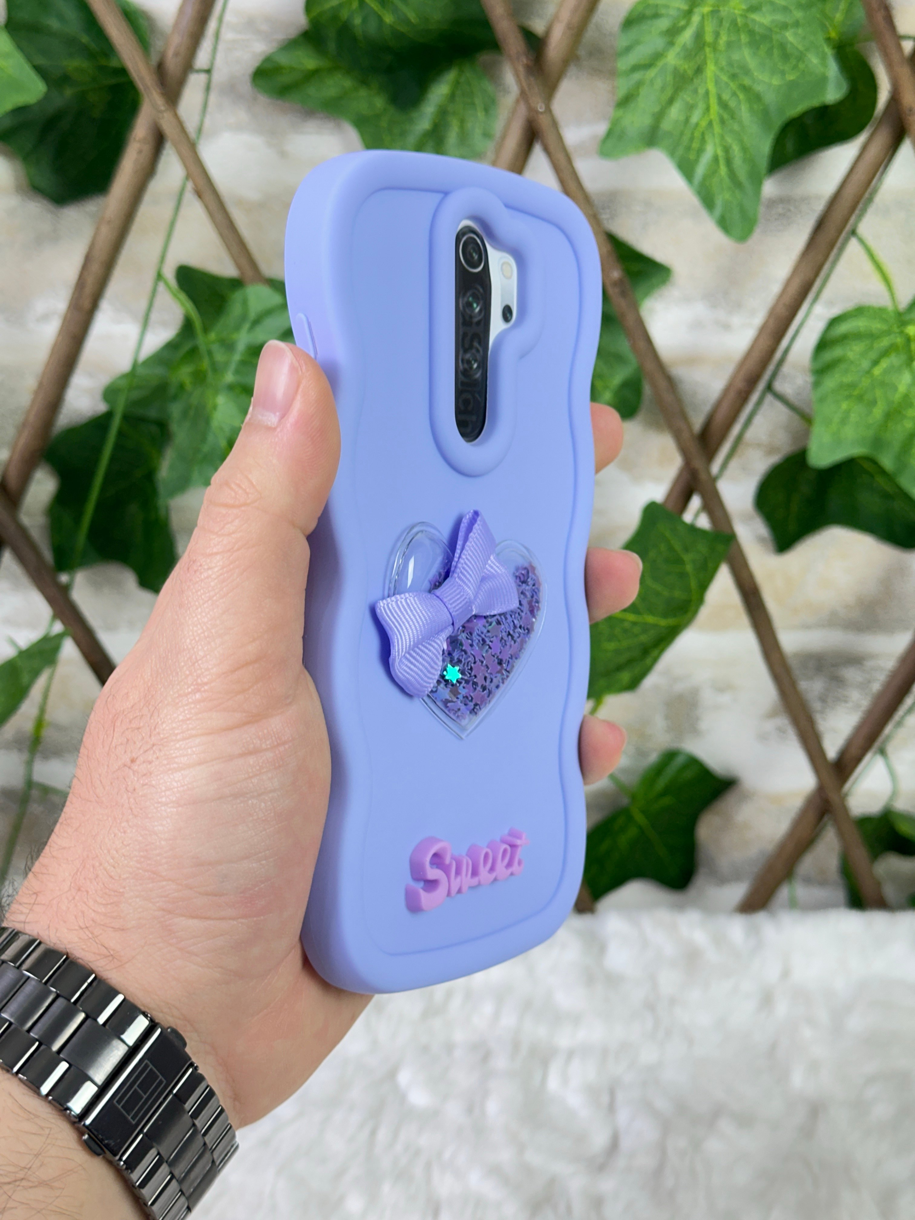 Xiaomi Redmi Note 8 Pro Uyumlu Renkli Kalp Kurdele Detaylı Simli Dalgalı Sweety Kılıf - Lila