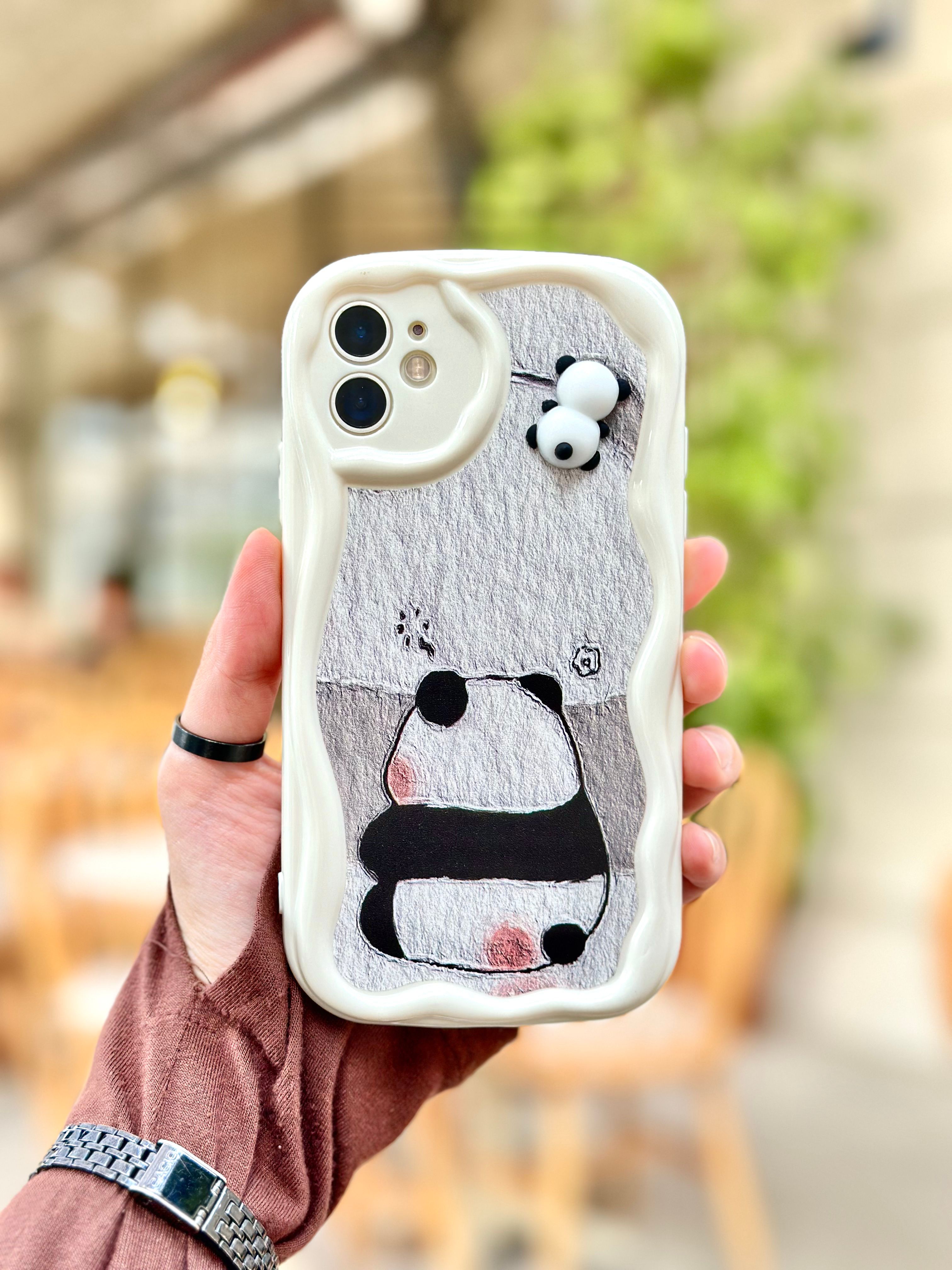 iPhone 11 Sevimli Ayıcık Panda Desenli 3 Boyutlu Şirin Parlak Tasarım Panda Kılıf 