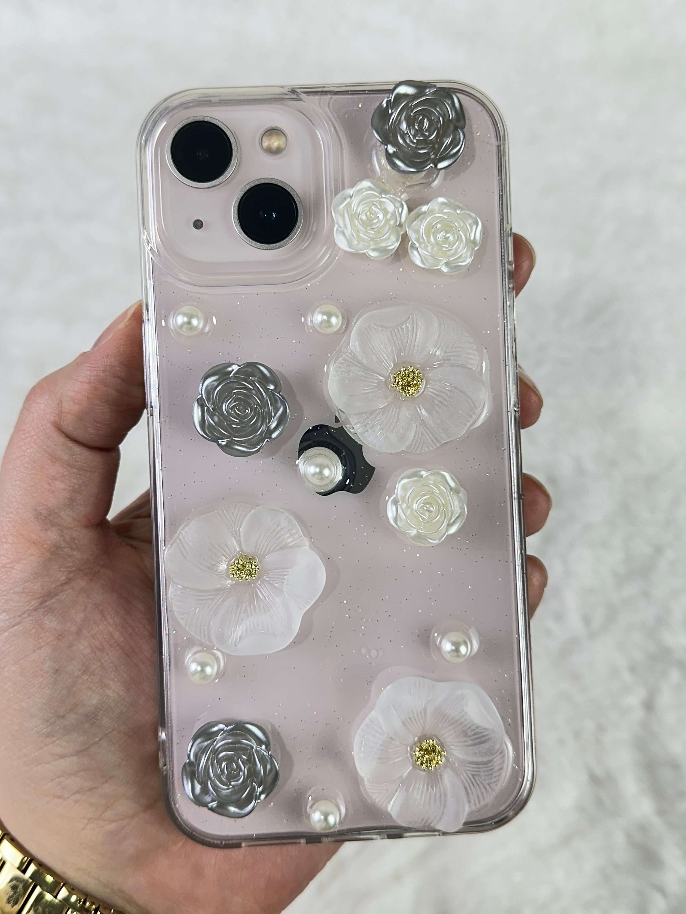 iPhone 15 3D Çiçek Desenli İnci Detaylı Pearl Kılıf