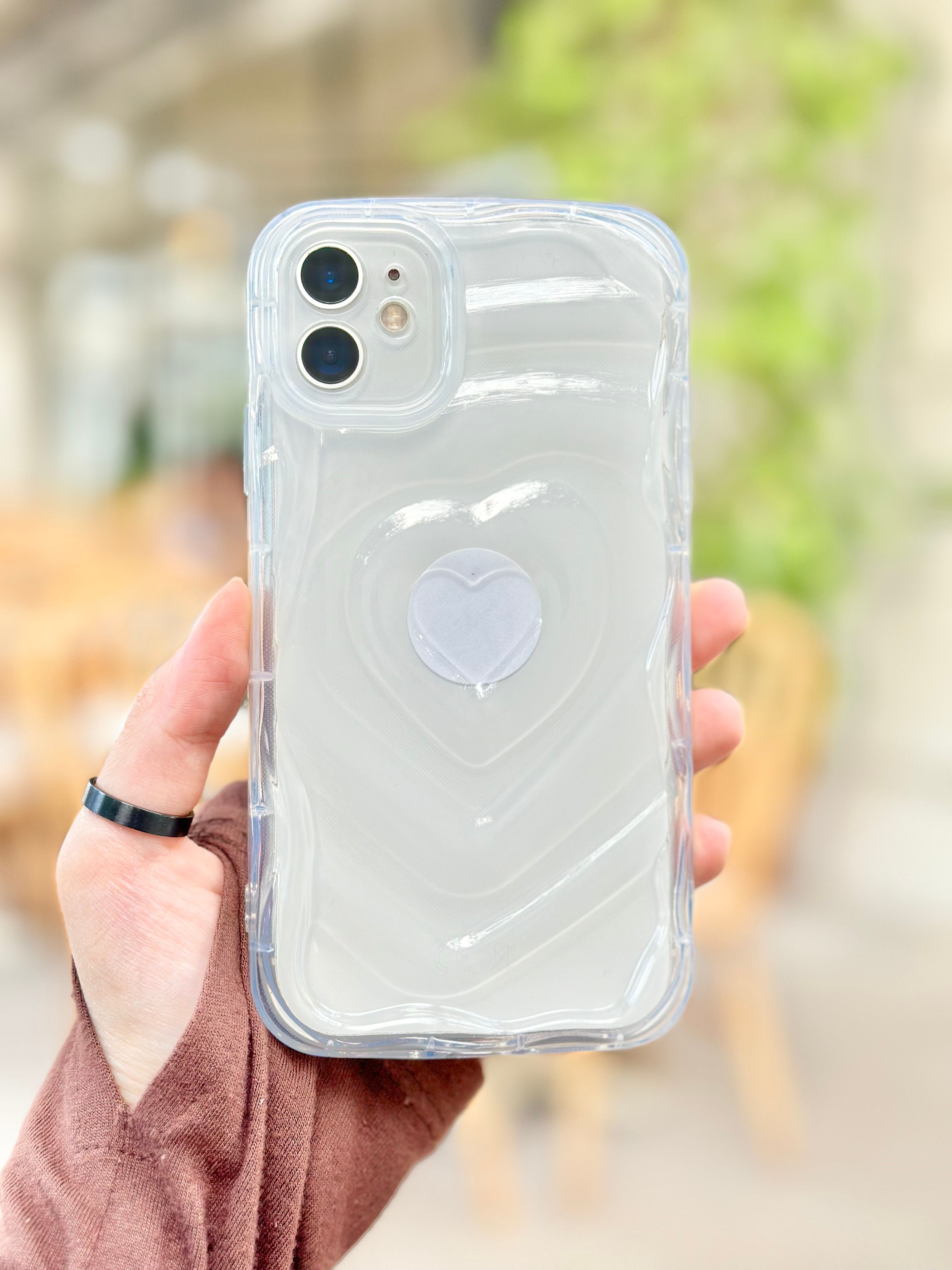 iPhone 11 Kalp Desenli Kabartmalı Zarif 3D Şeffaf Kamera Korumalı Silikon Kılıf