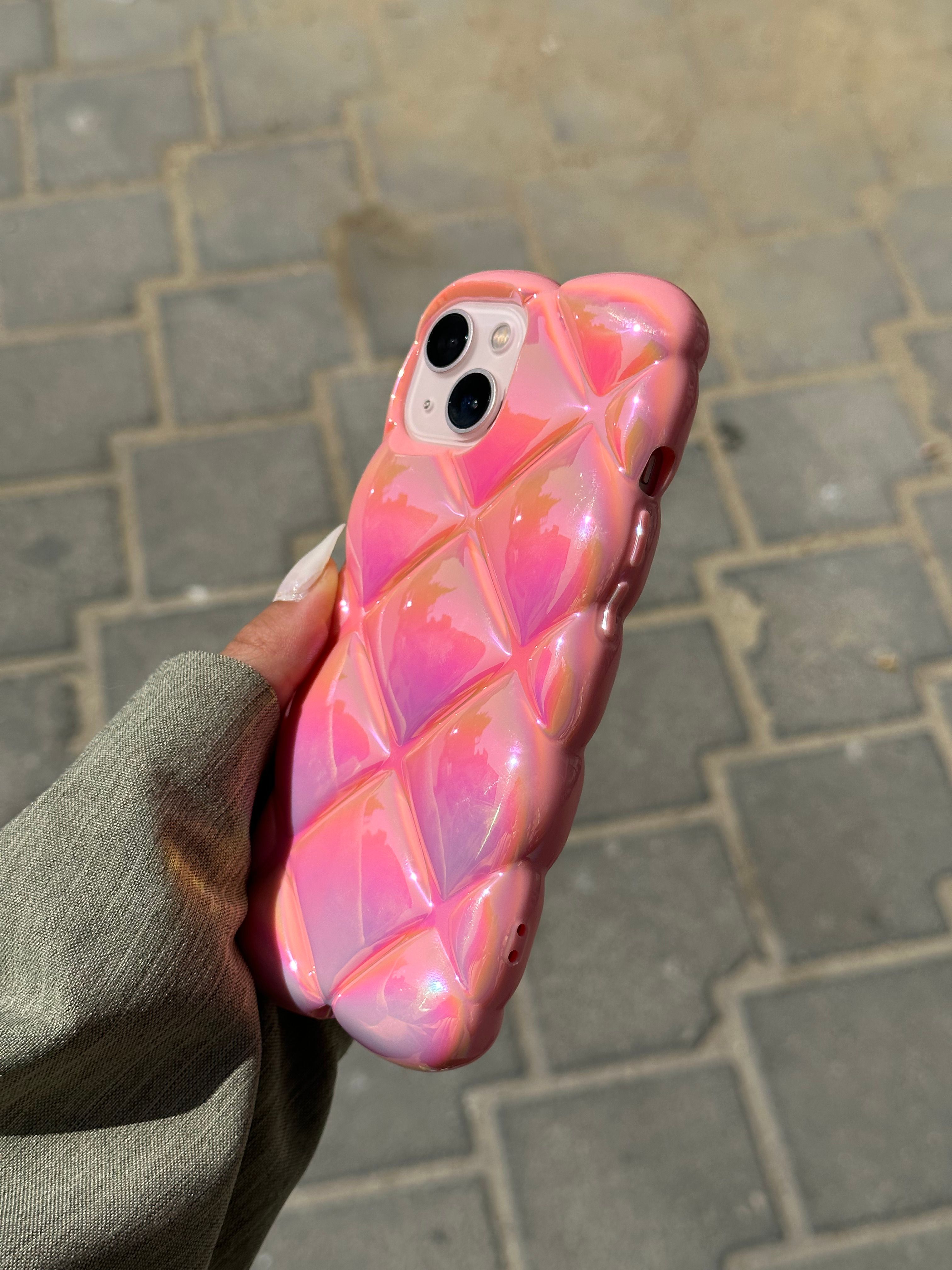 Apple iPhone 15 Kabartma Desenli 3D Darbe Emici Ultra Sağlam Pufy Kılıf - Pembe