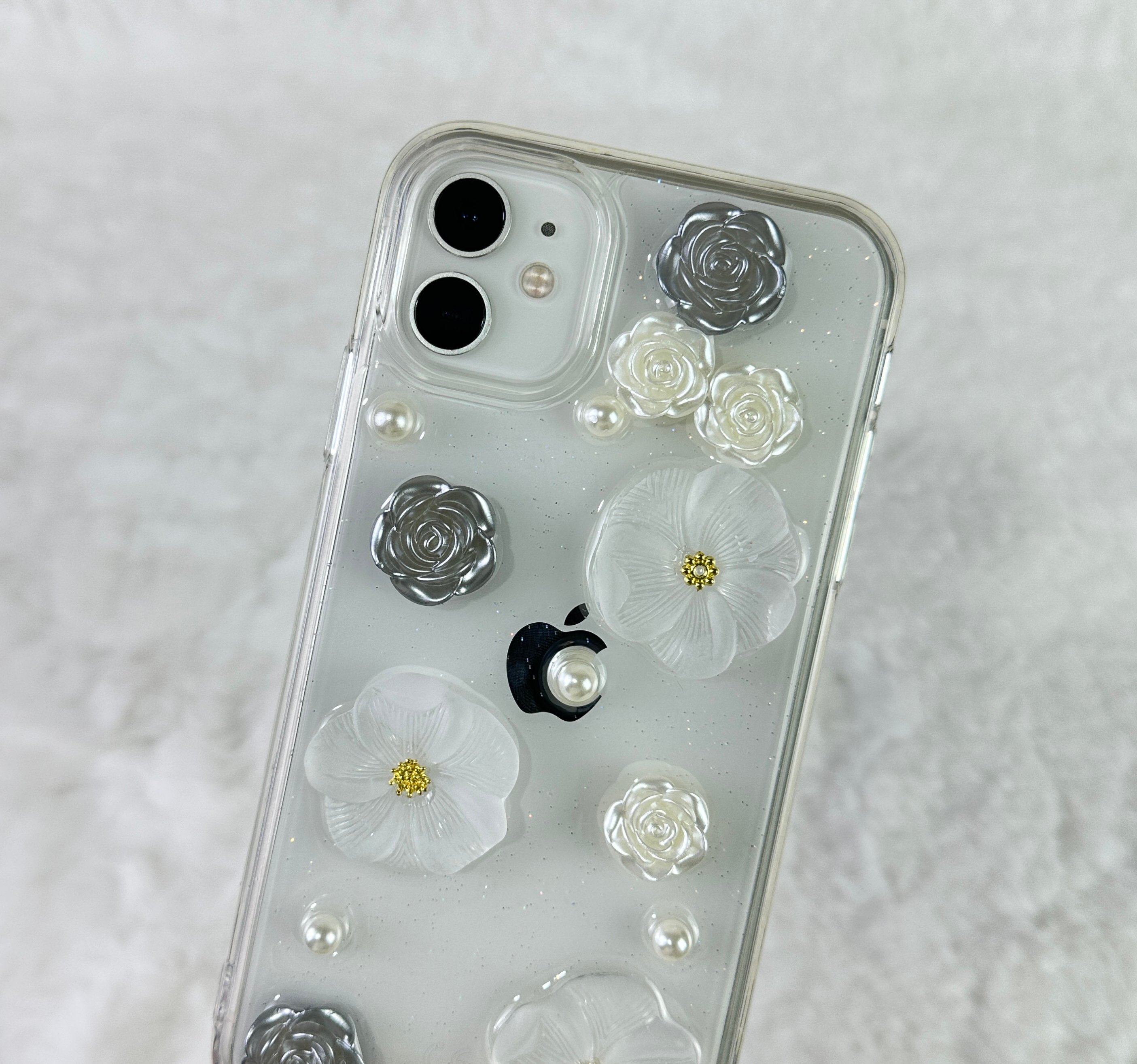 iPhone 11 3D Çiçek Desenli İnci Detaylı Pearl Kılıf