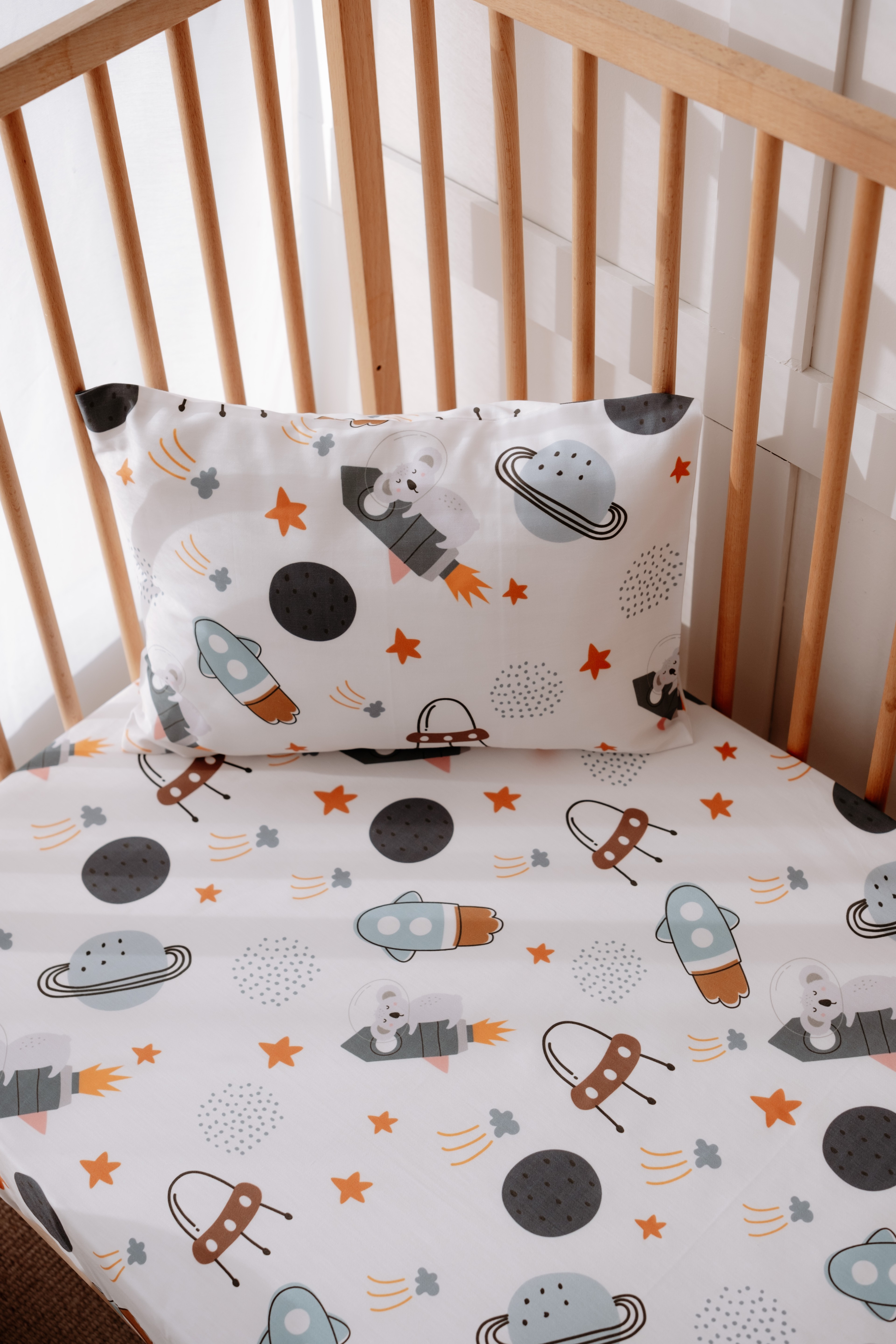 SpaceKoala - Organik Pamuk Saten Bebek Lastikli Çarşaf Seti