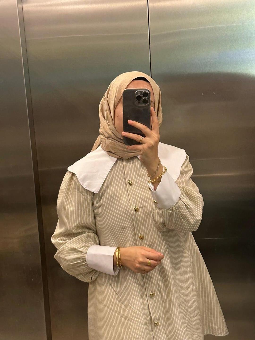 Selena Yaka Detay Çizgili Gömlek - Bej