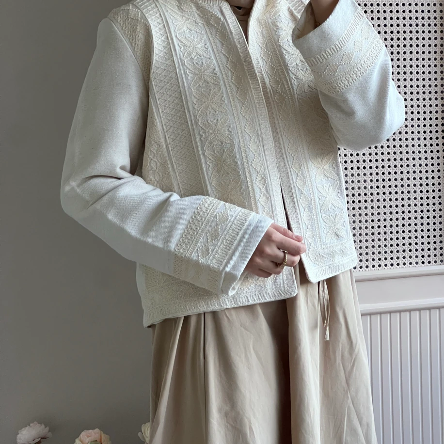 KUĞU İŞLEMELİ CEKET