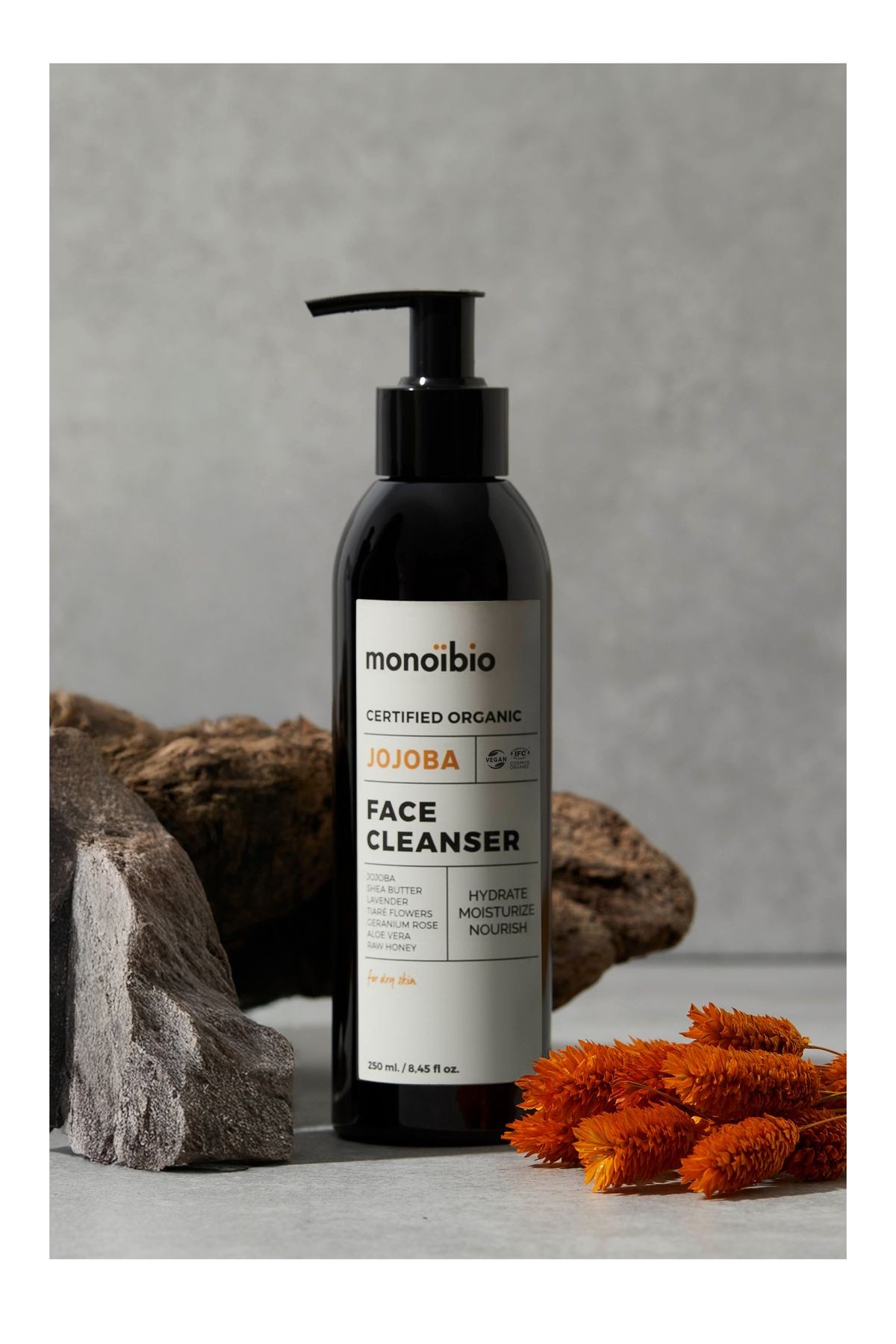 Jojoba Organik Yüz Temizleme Jeli - Hassas ve Kuru Ciltler İçin - Monoibio