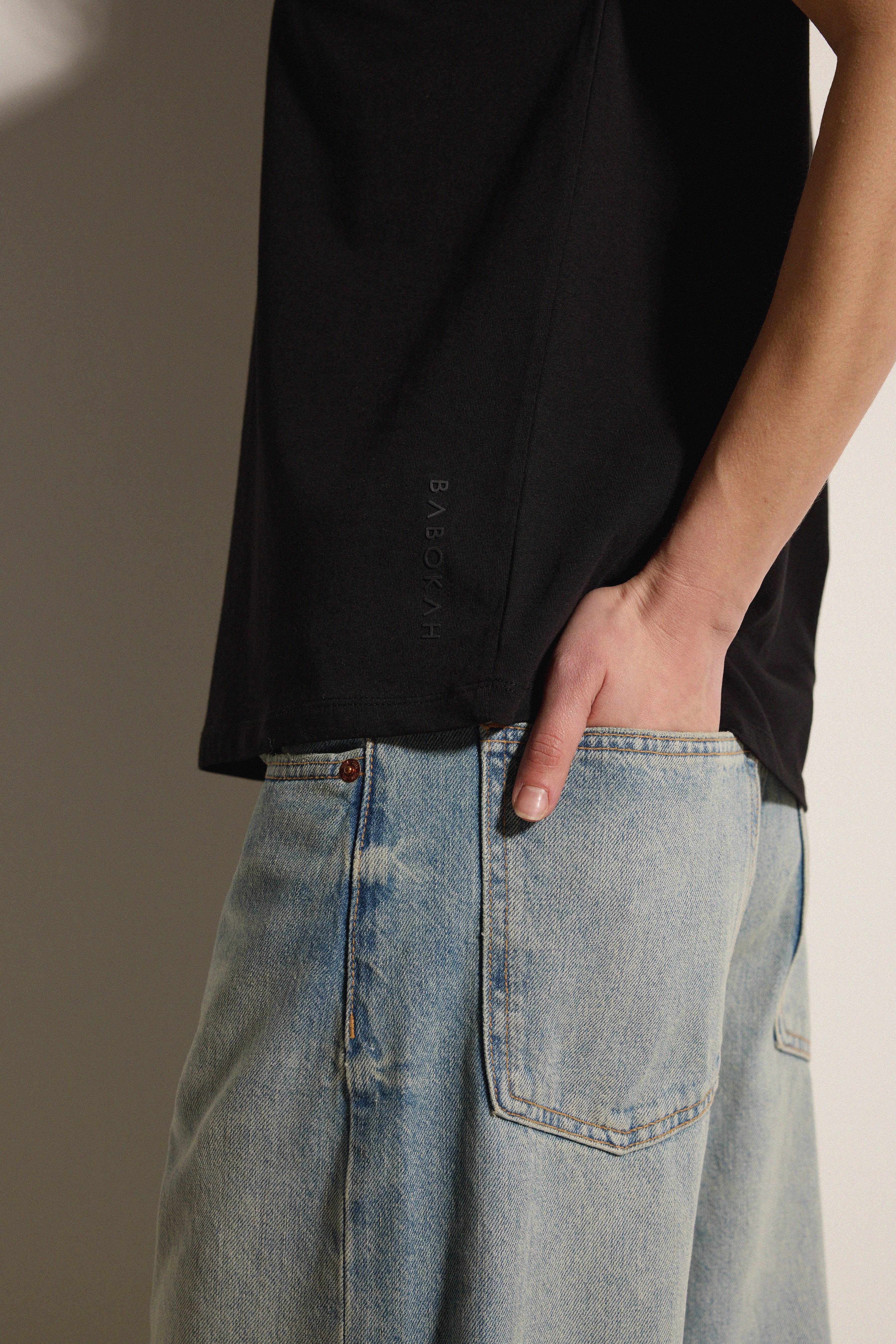 V Yaka Basic Comfort Fit Kısa Kol T-shirt - SİYAH