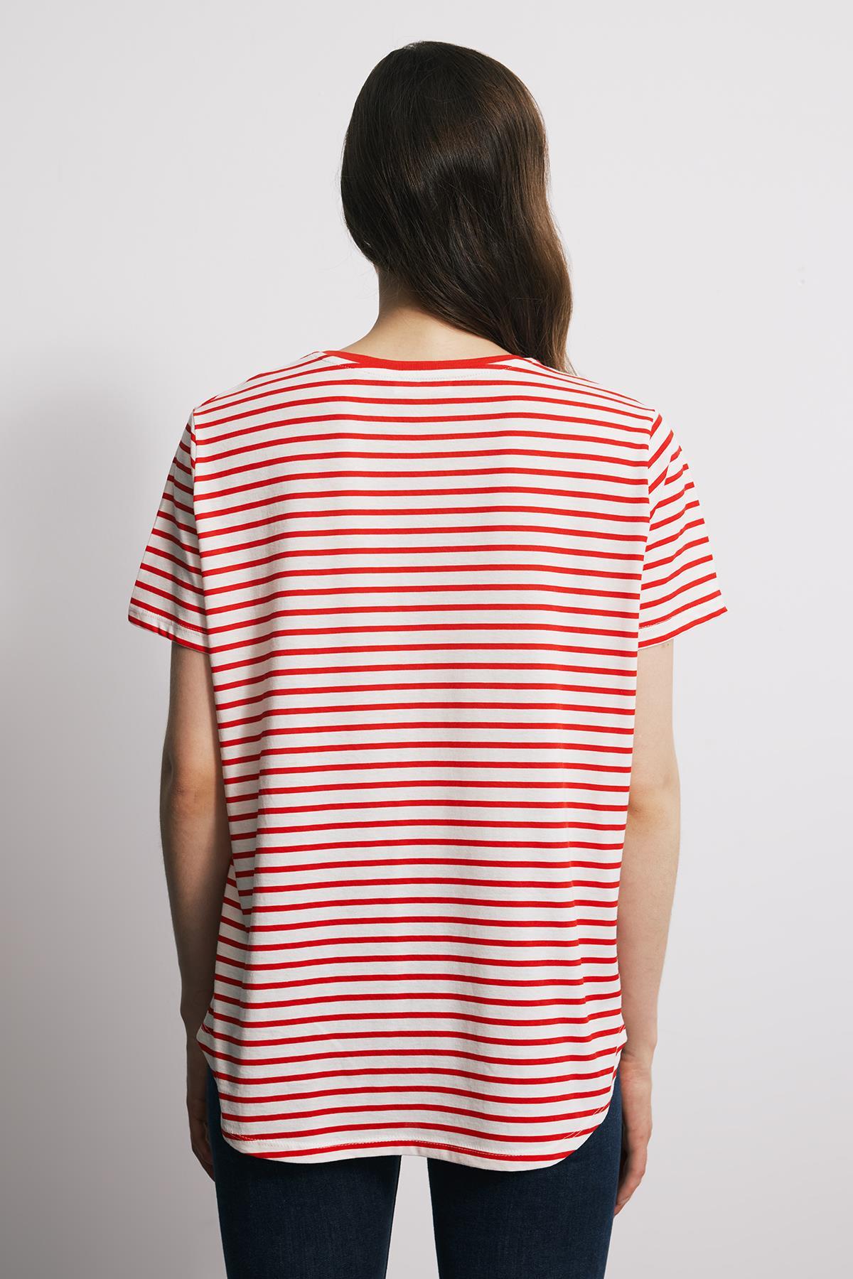 Kısa Kollu Asimetrik Kadın Tshirt - KIRMIZI ÇİZGİLİ