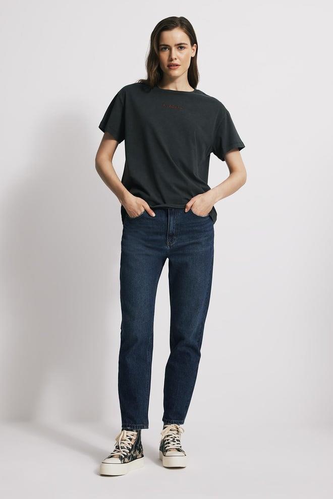 Yıkama Efektli Comfort Fit Kadın Tshirt - SİYAH